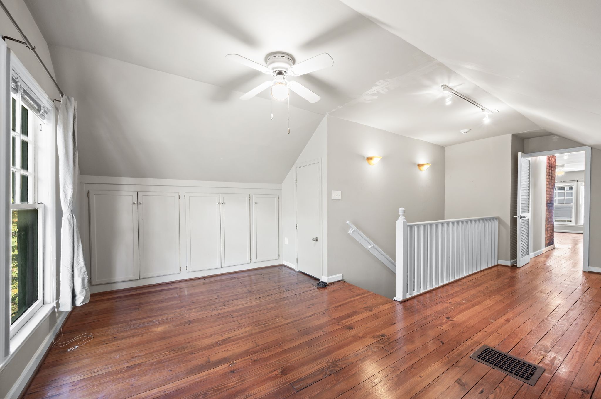 2608 W Linden Ave