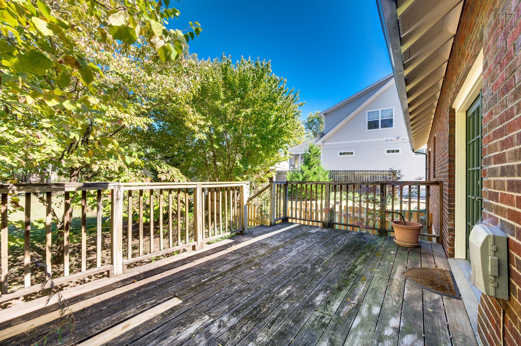 2608 W Linden Ave
