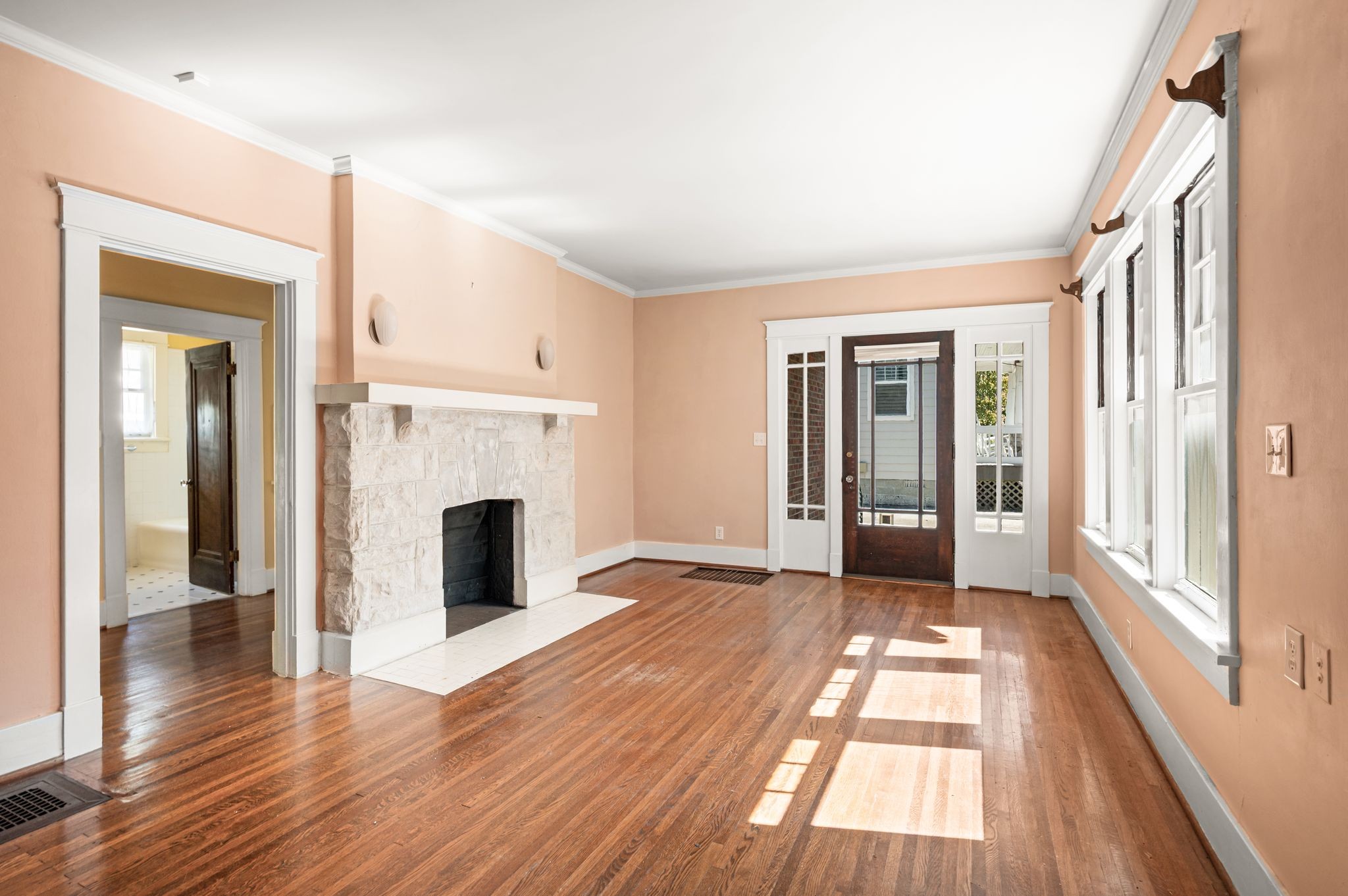 2608 W Linden Ave