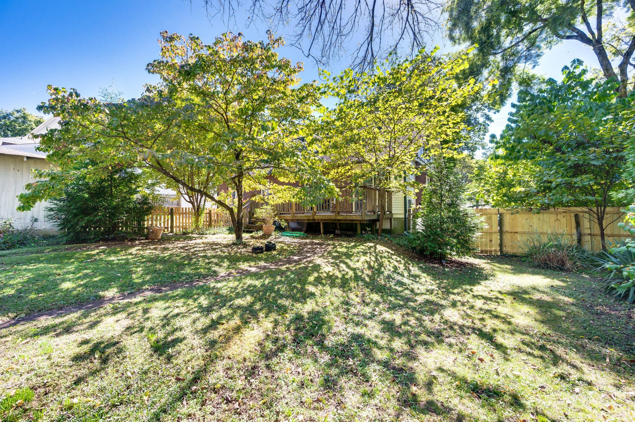 2608 W Linden Ave