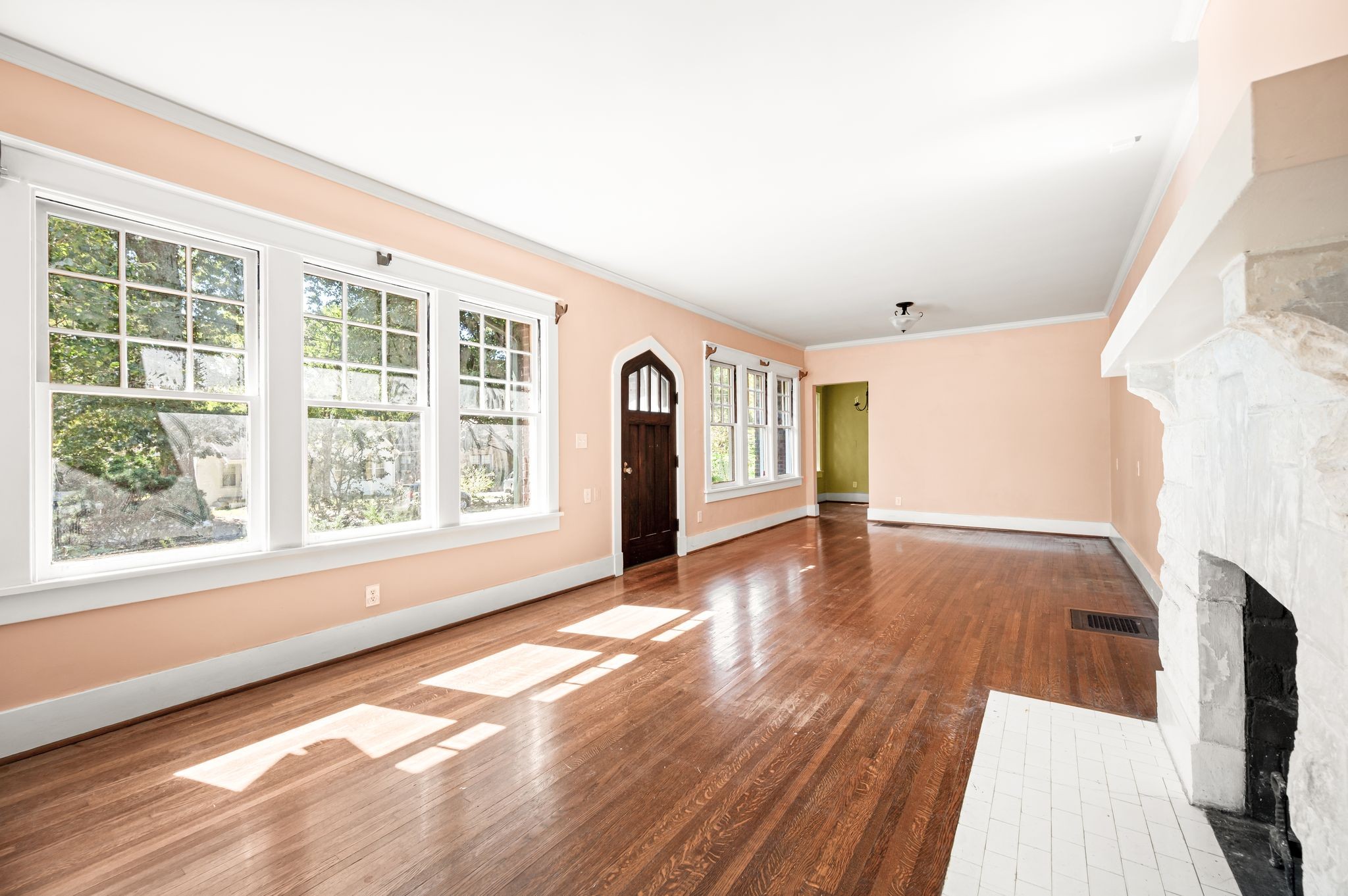 2608 W Linden Ave
