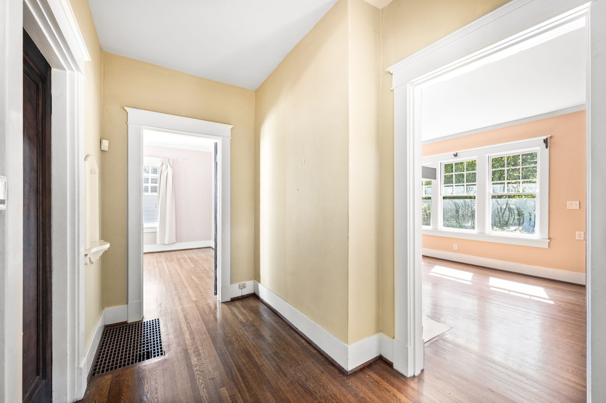 2608 W Linden Ave