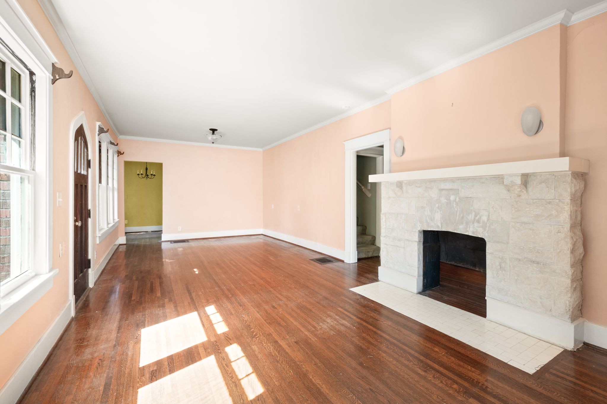 2608 W Linden Ave