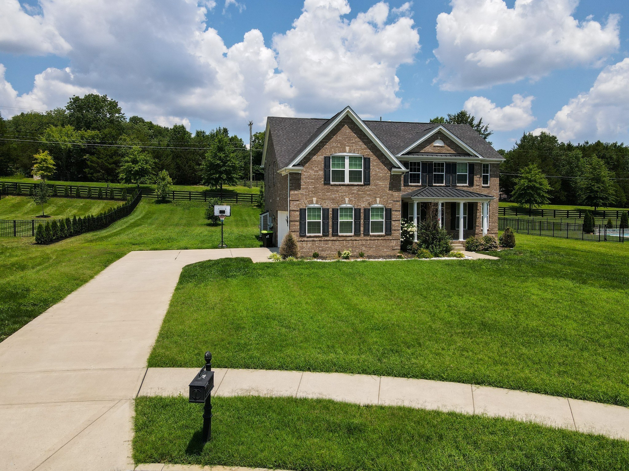 9704 Capstone Ct