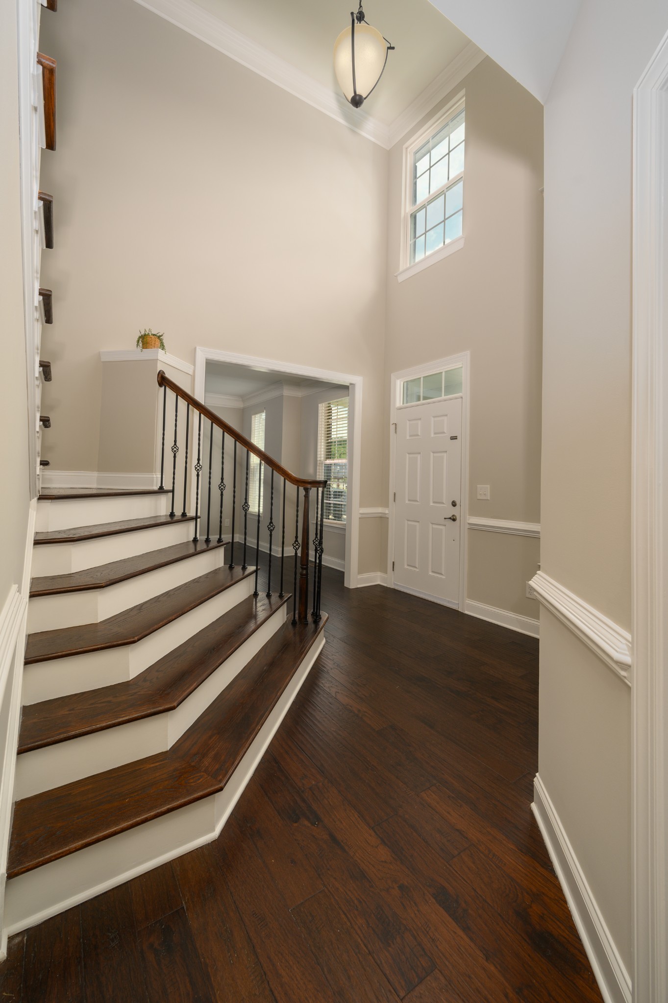 9704 Capstone Ct