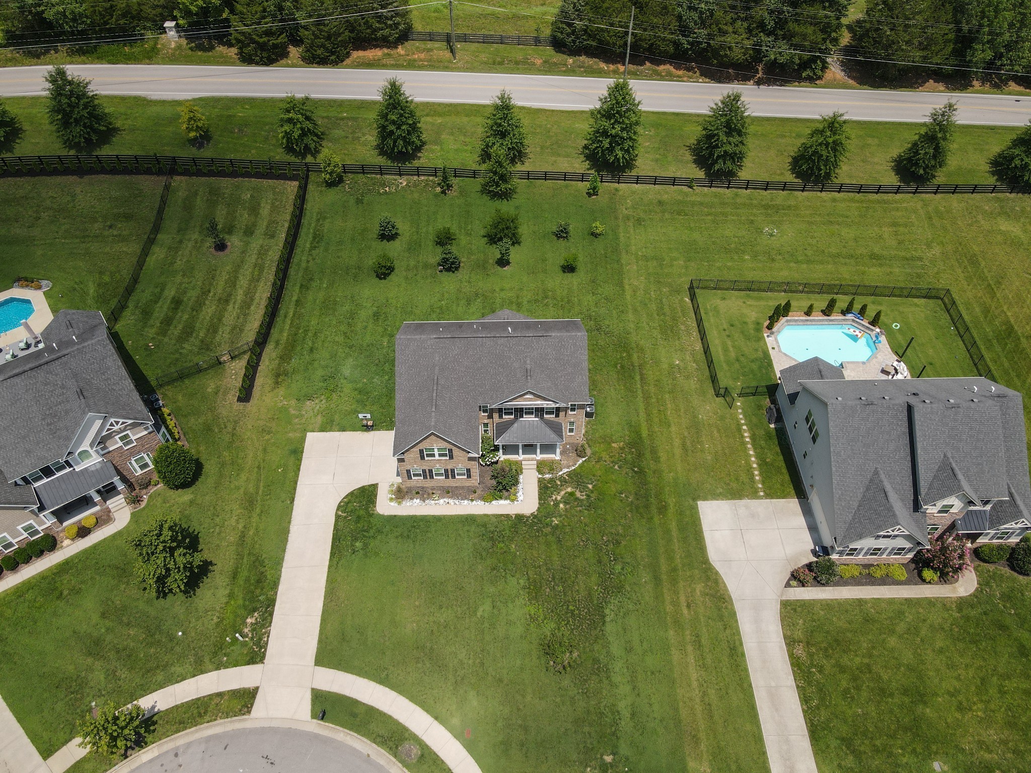 9704 Capstone Ct