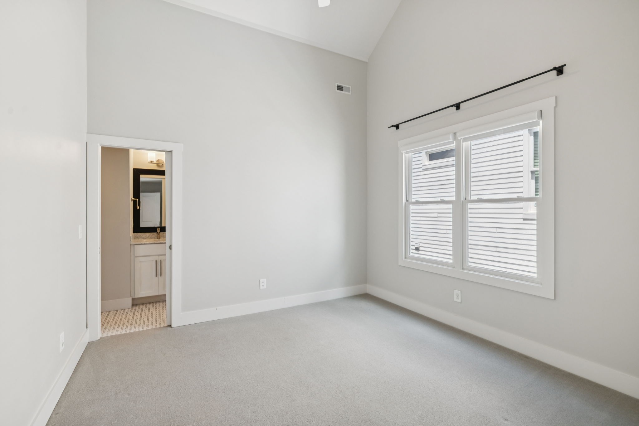2310 Vaulx Ln