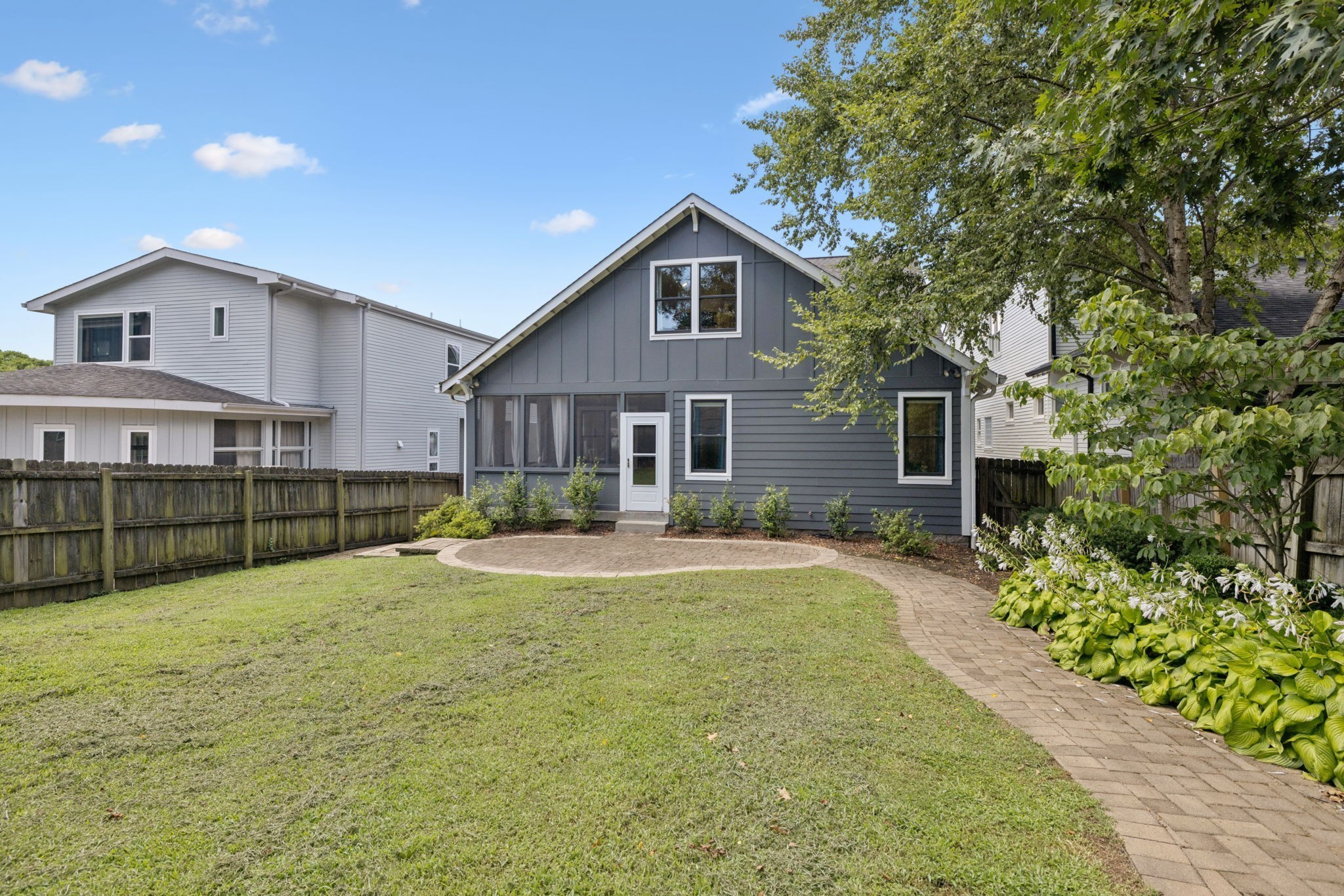 2310 Vaulx Ln