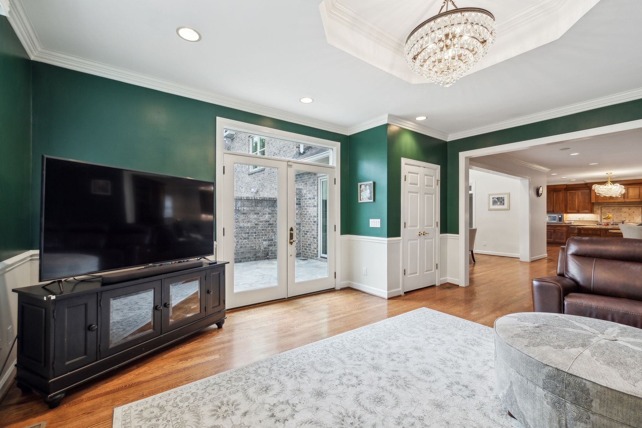327 Whitworth Way