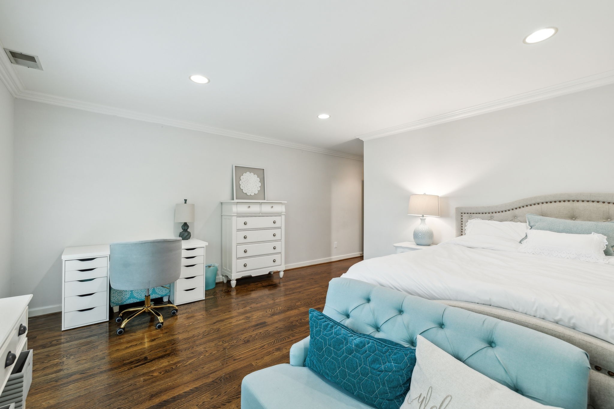 327 Whitworth Way