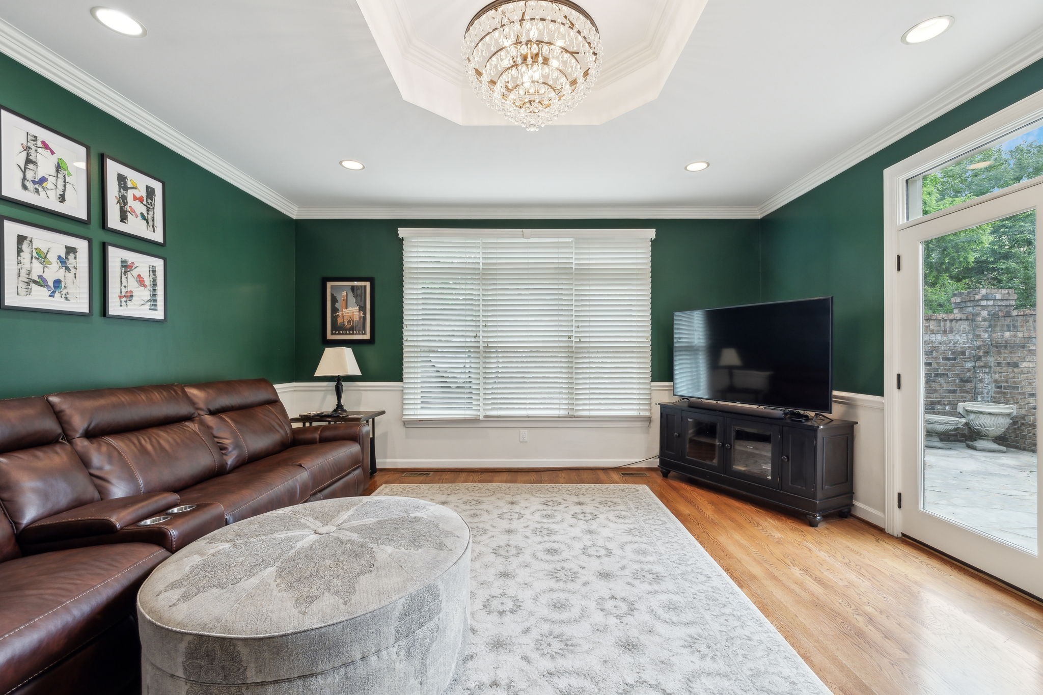 327 Whitworth Way