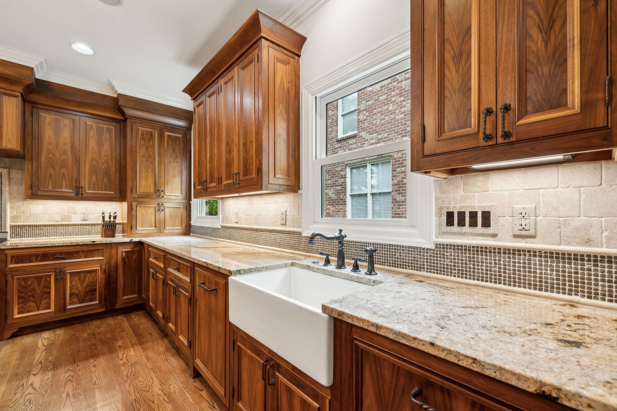 327 Whitworth Way