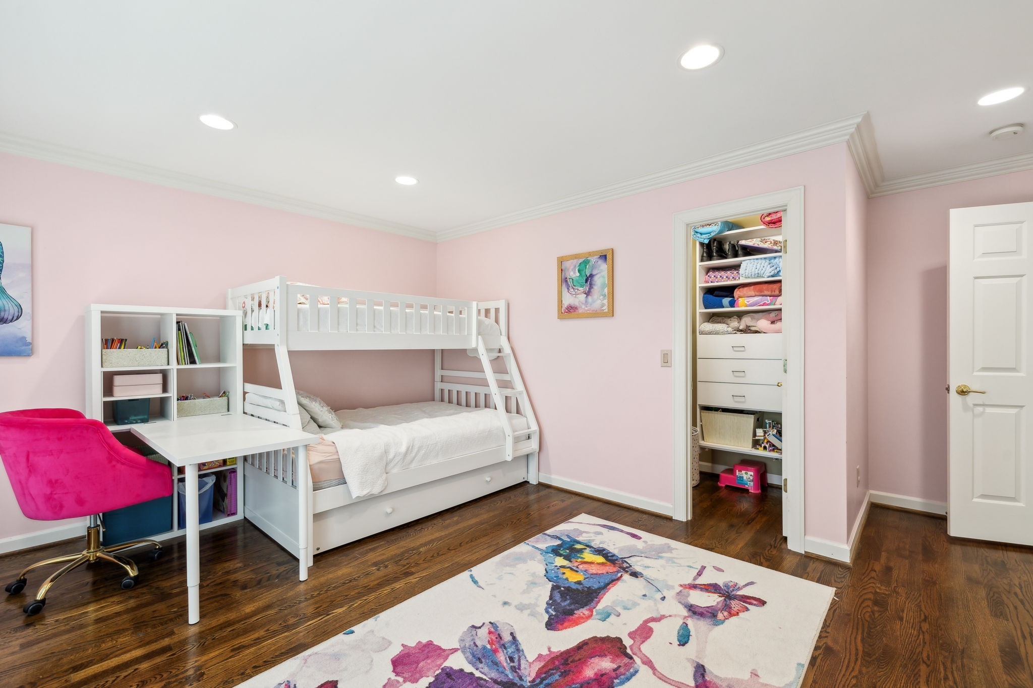 327 Whitworth Way