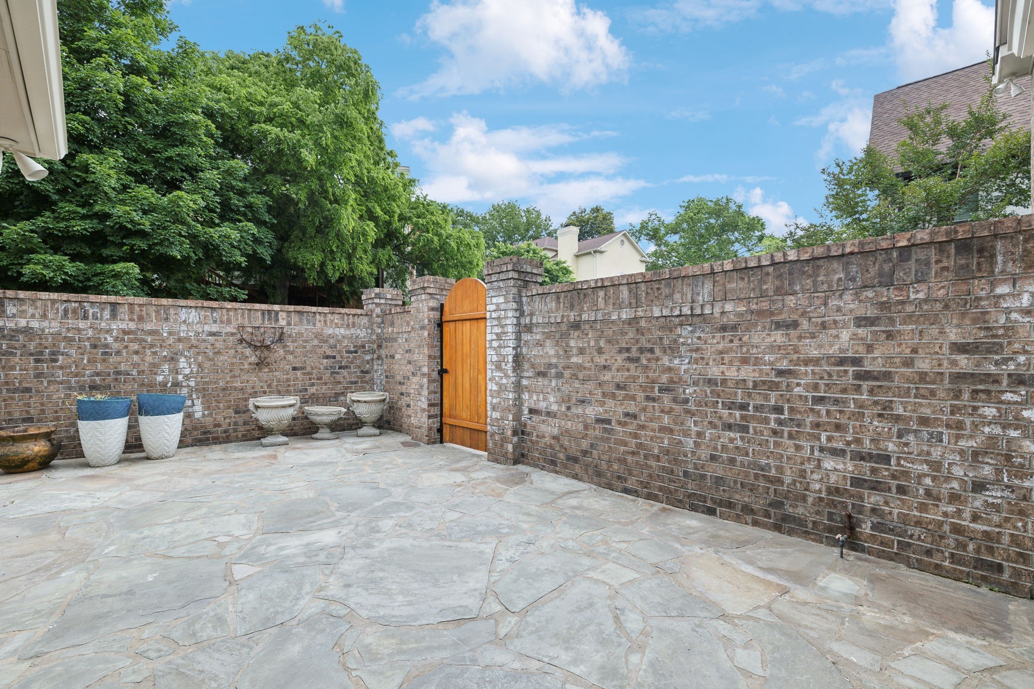 327 Whitworth Way