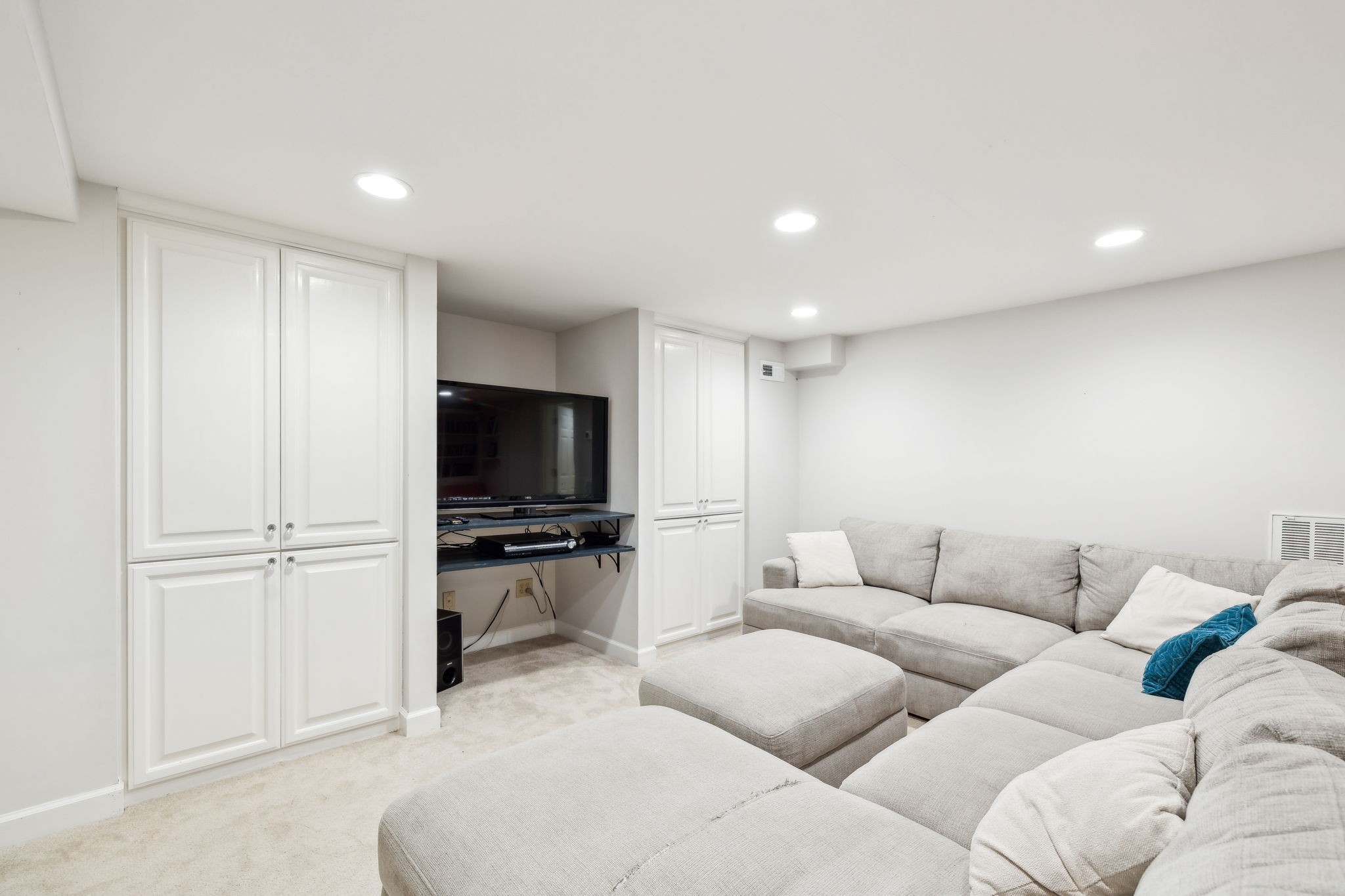 327 Whitworth Way