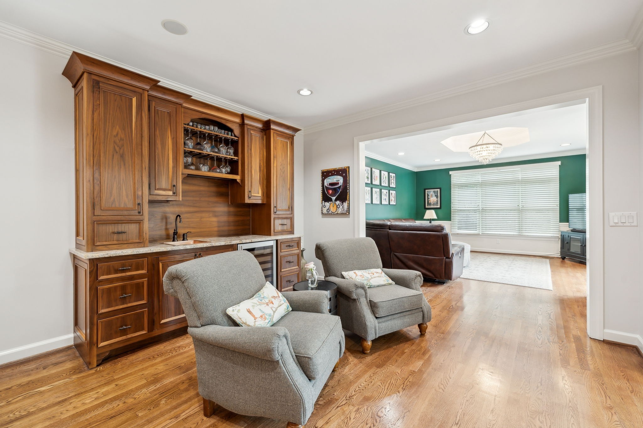 327 Whitworth Way