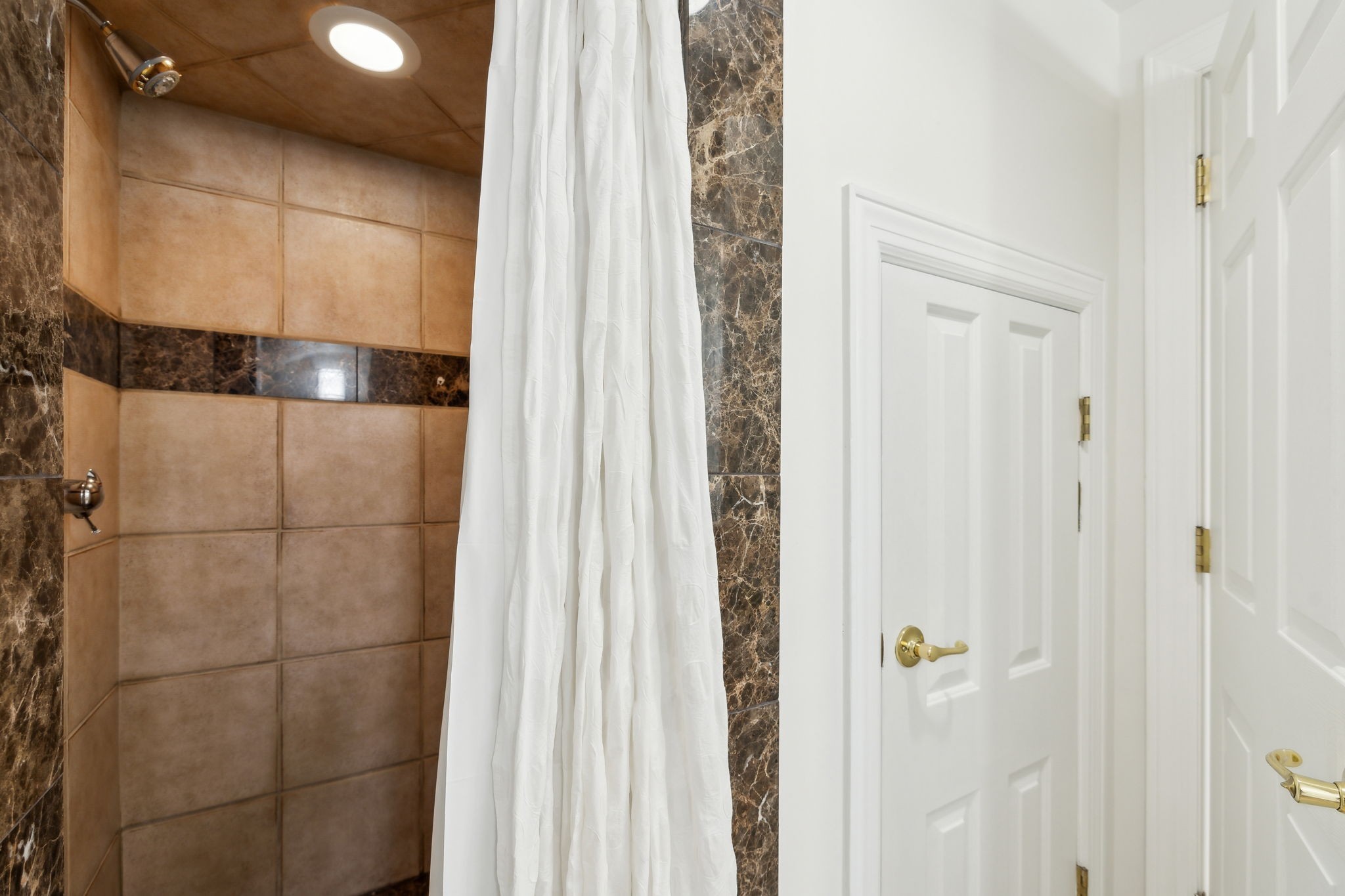 327 Whitworth Way