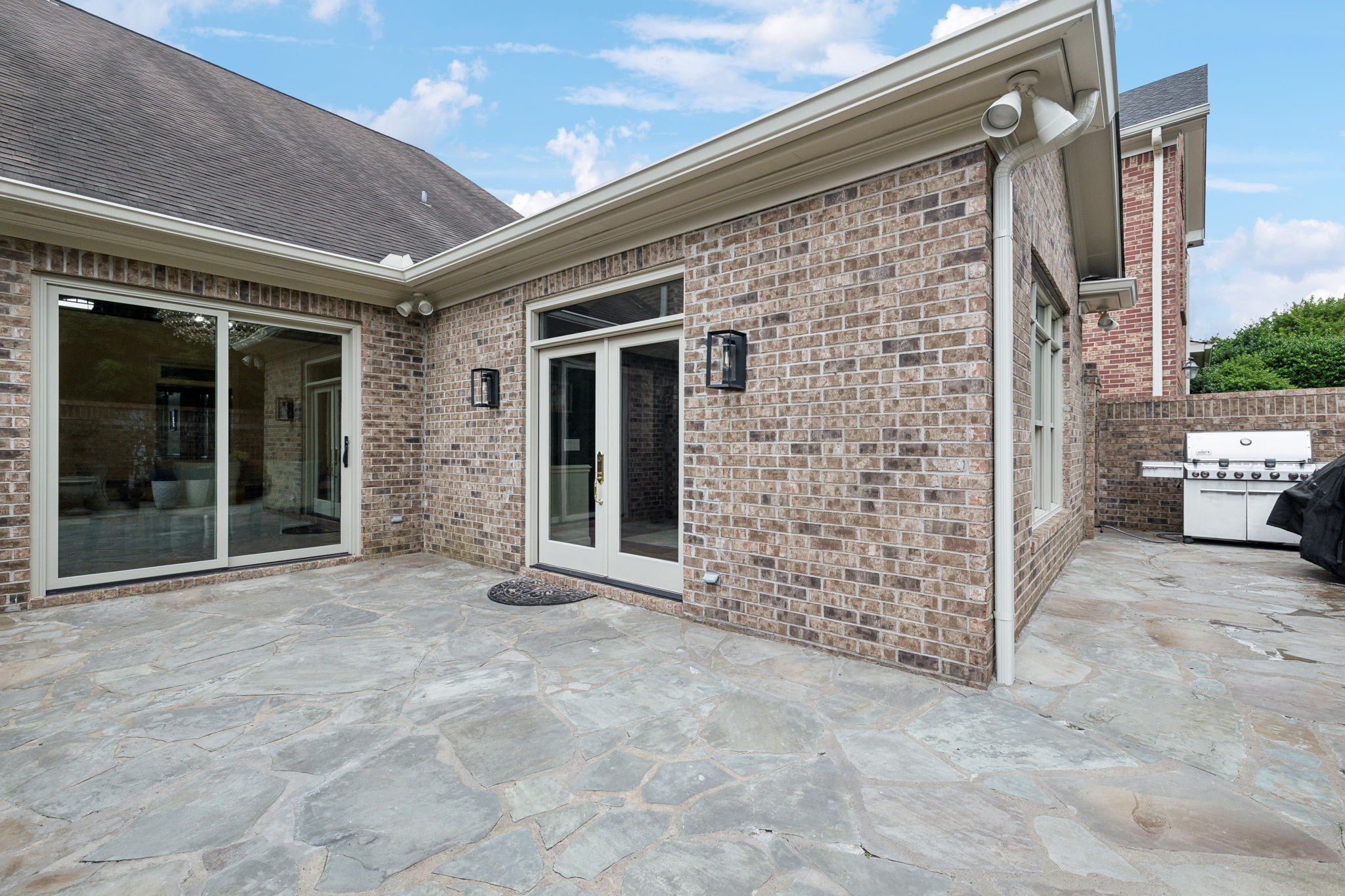 327 Whitworth Way