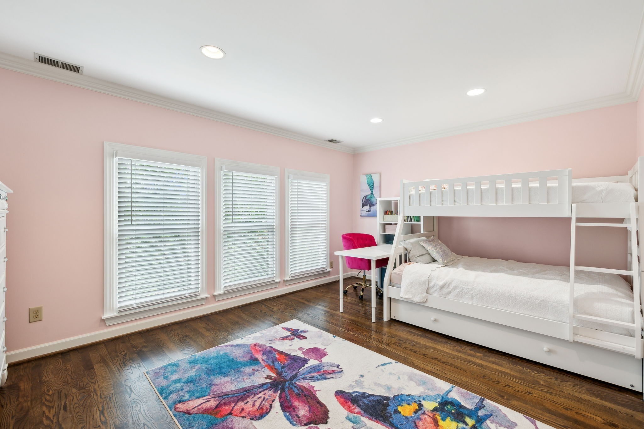 327 Whitworth Way