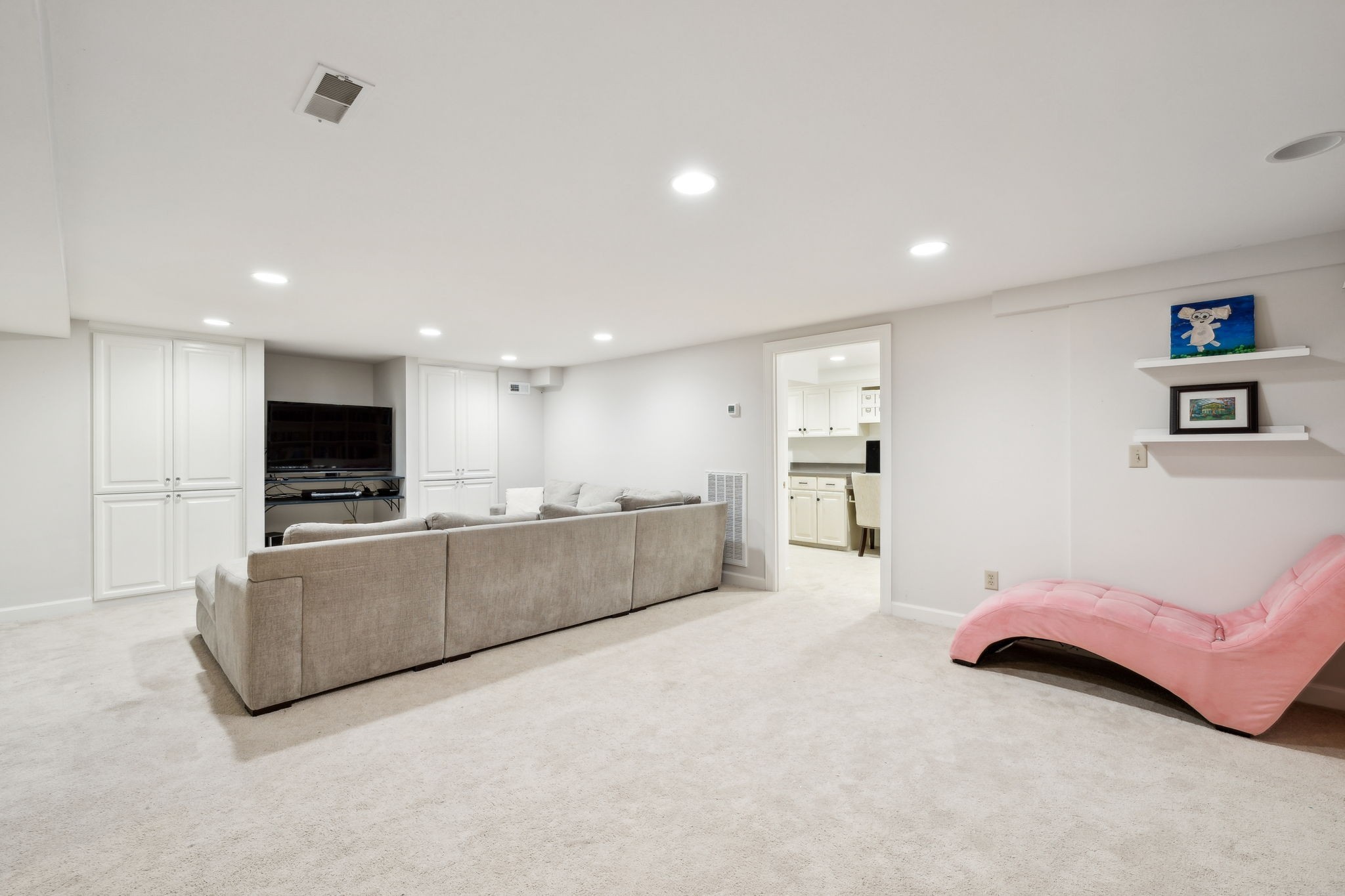 327 Whitworth Way