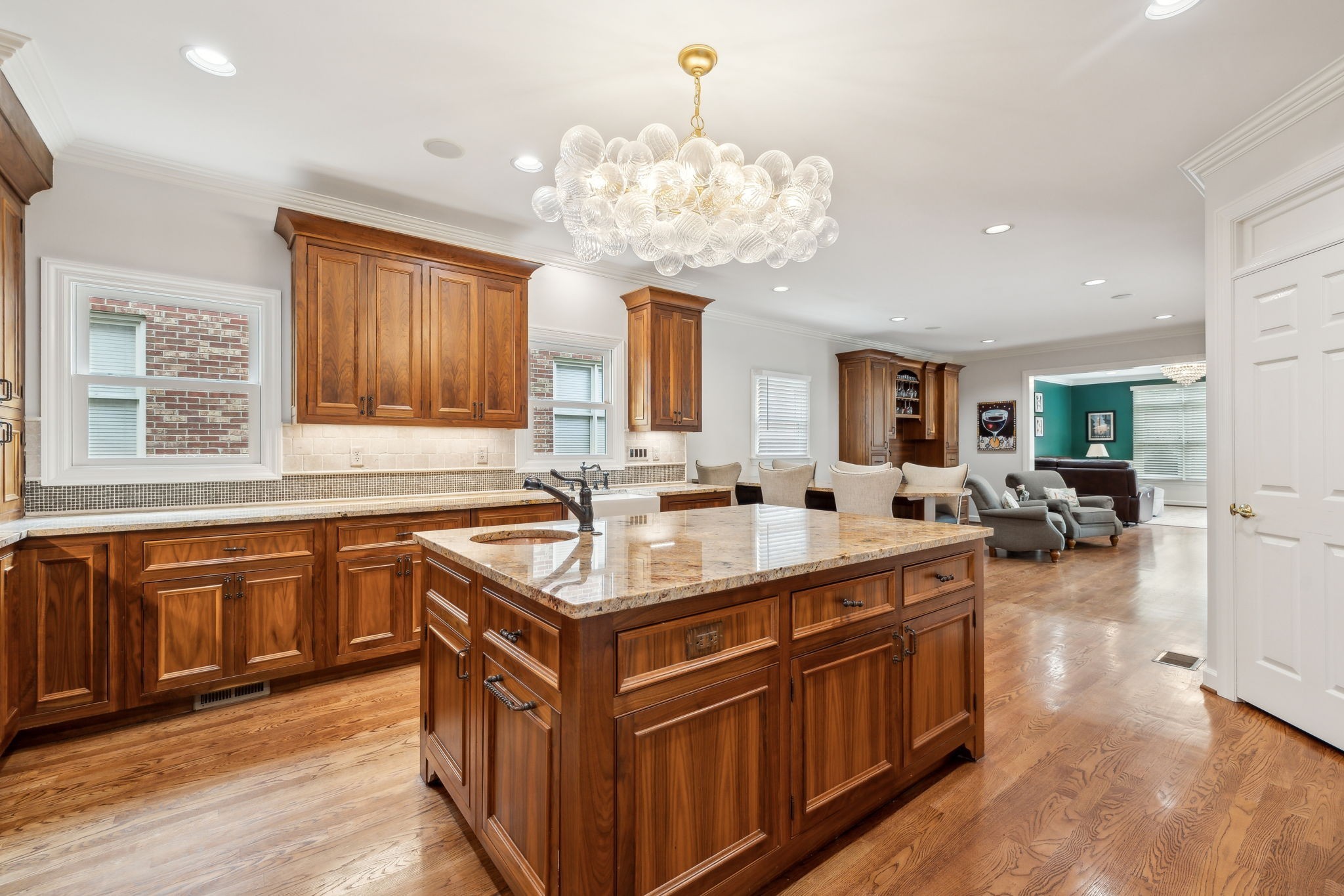 327 Whitworth Way