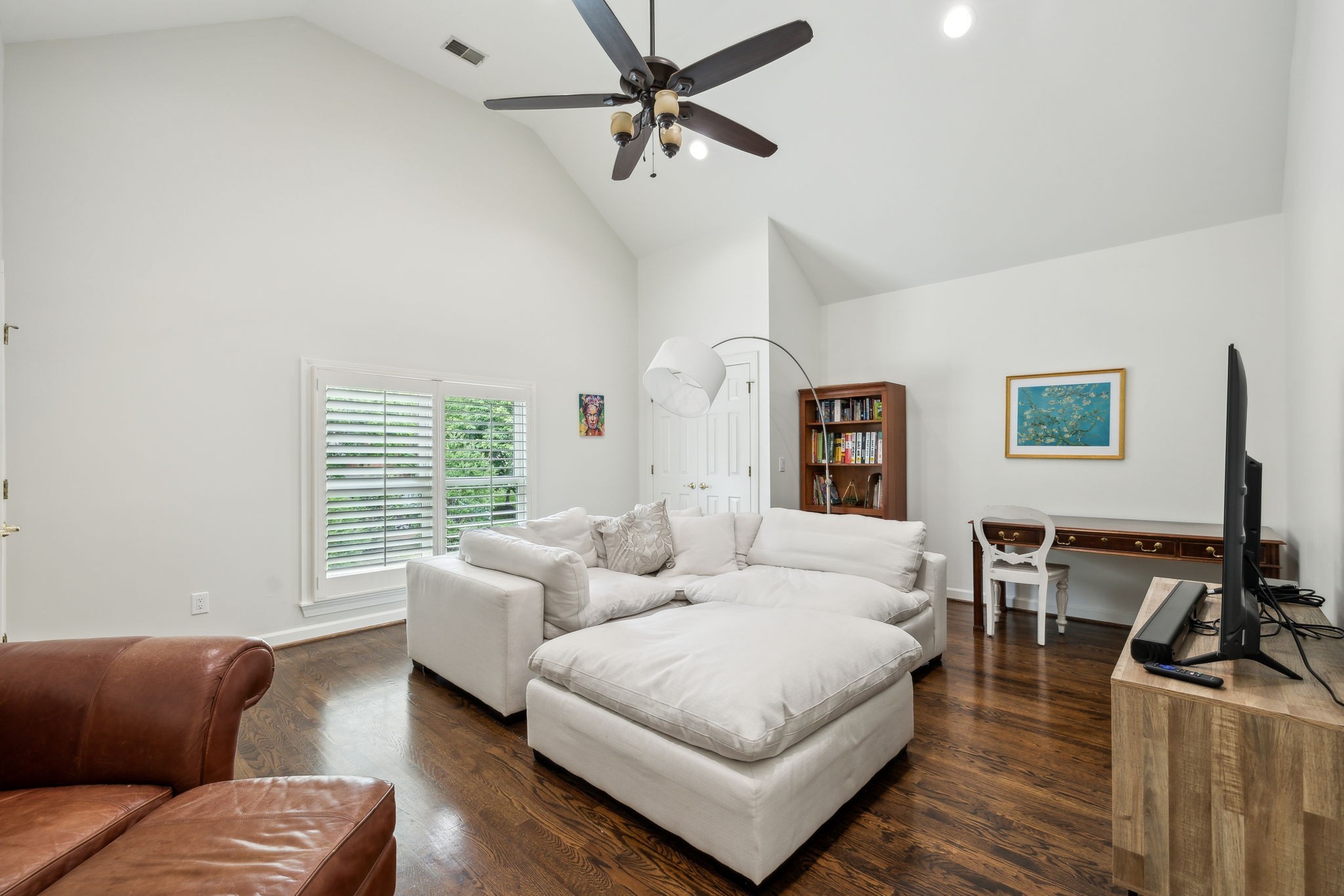 327 Whitworth Way