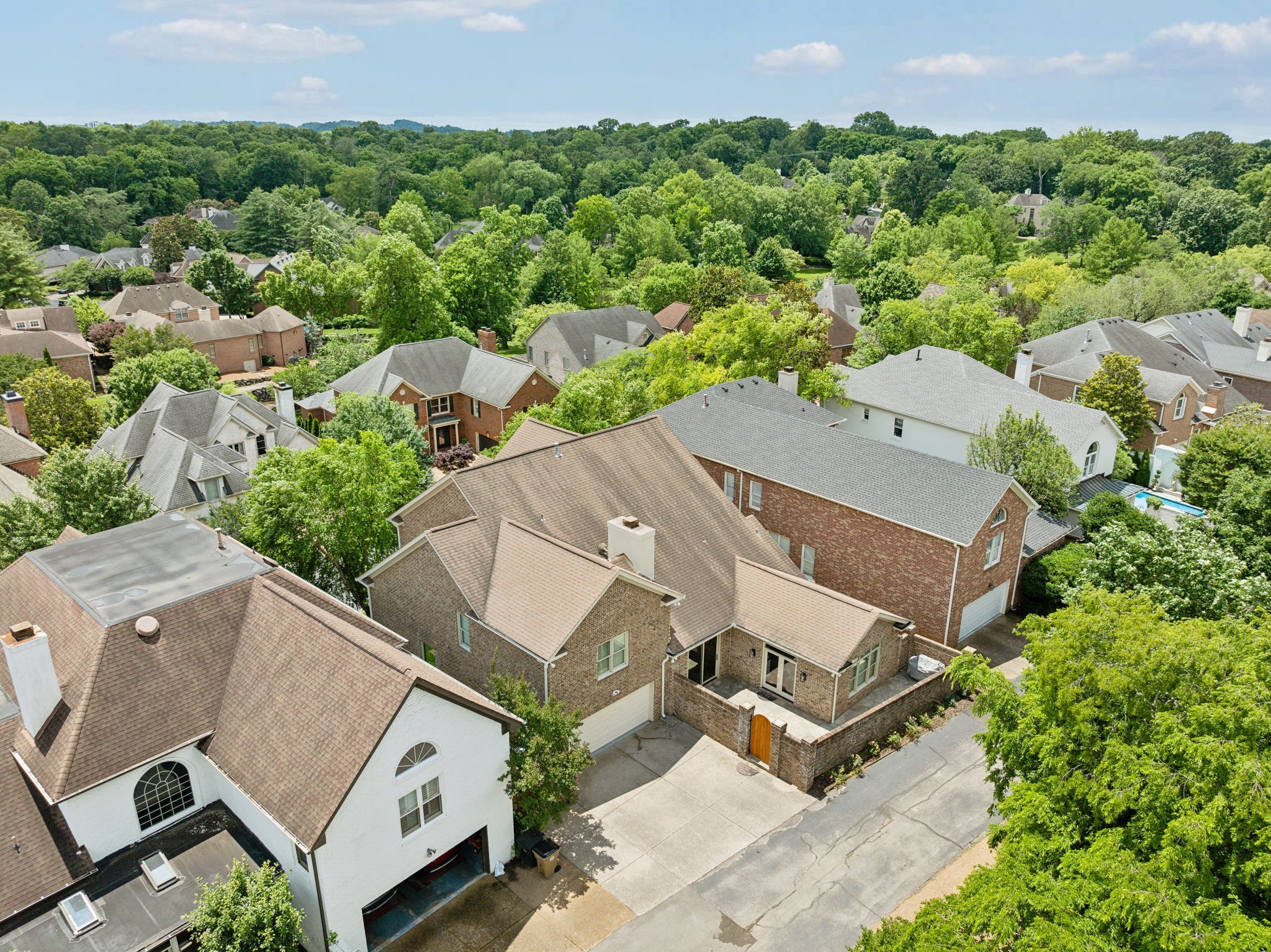 327 Whitworth Way