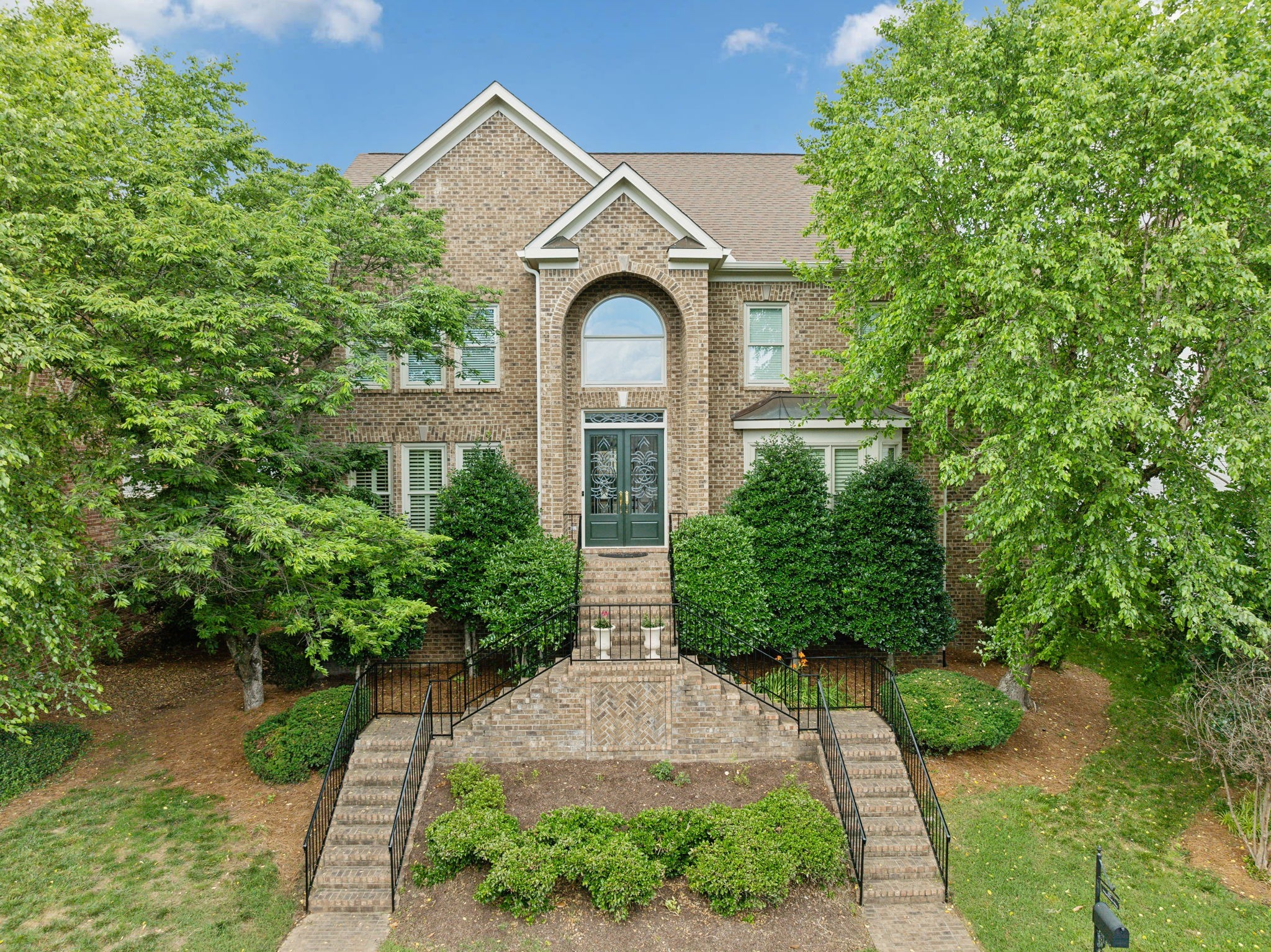 327 Whitworth Way