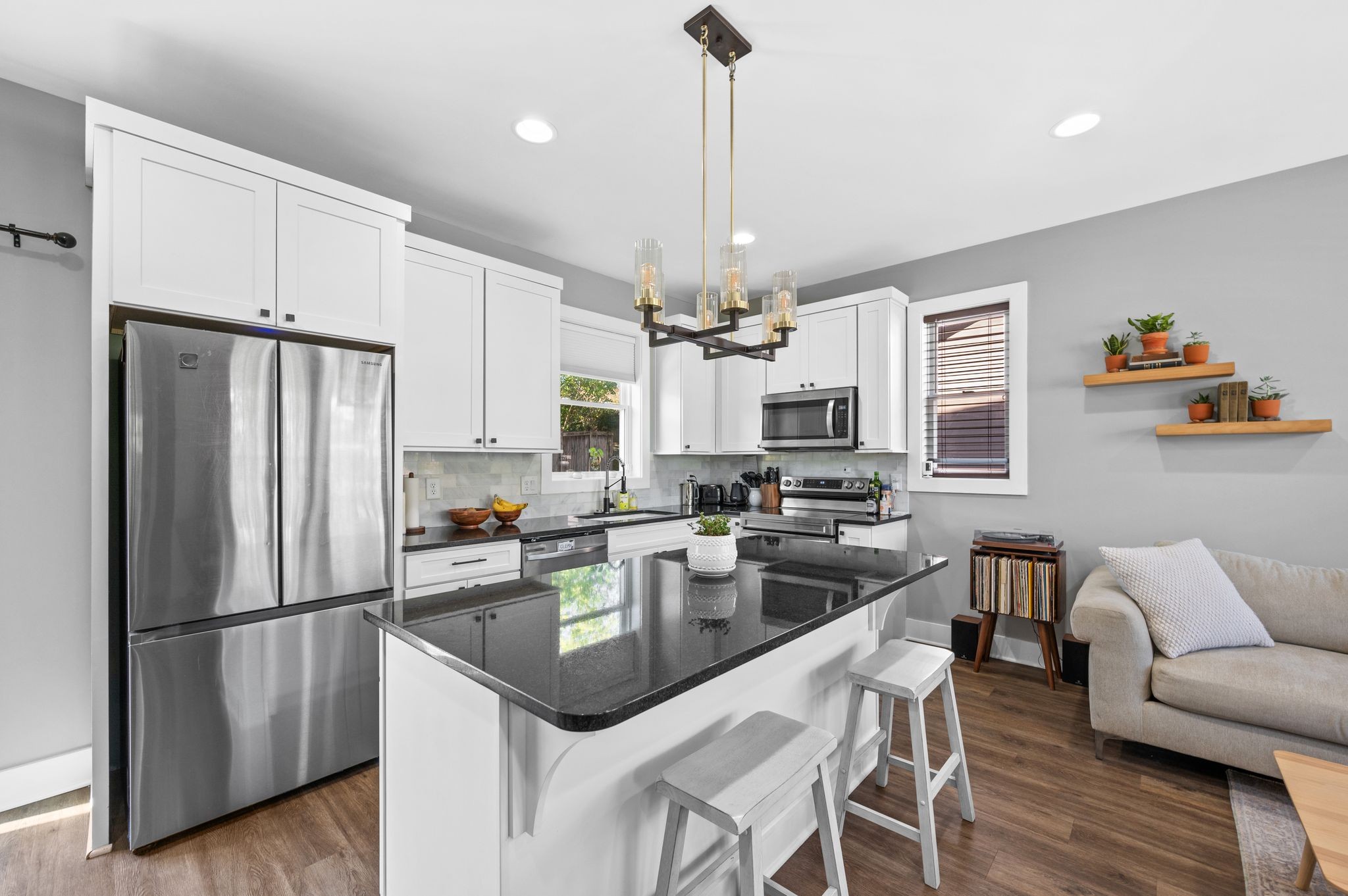 2222 Monticello Dr