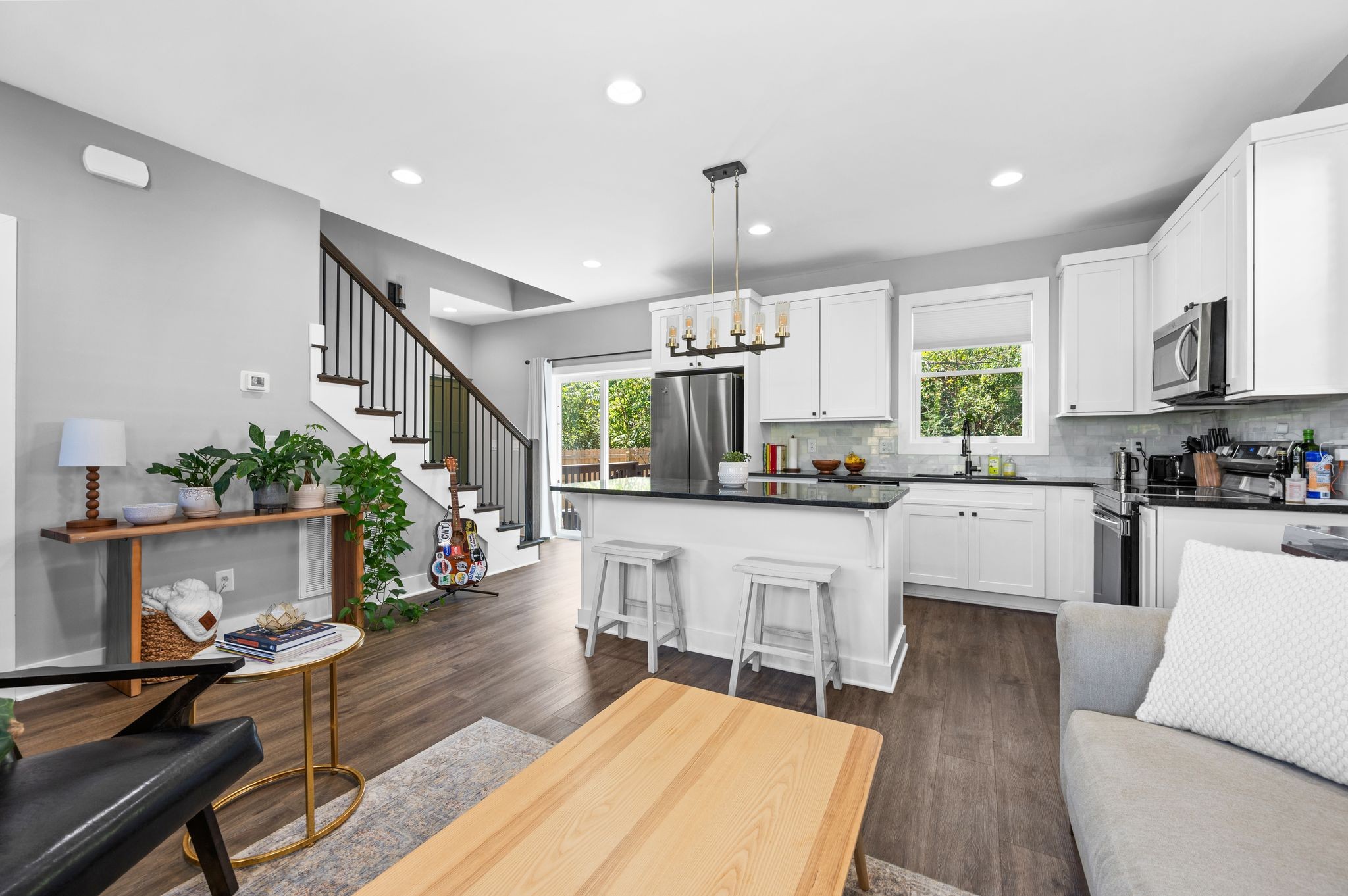 2222 Monticello Dr