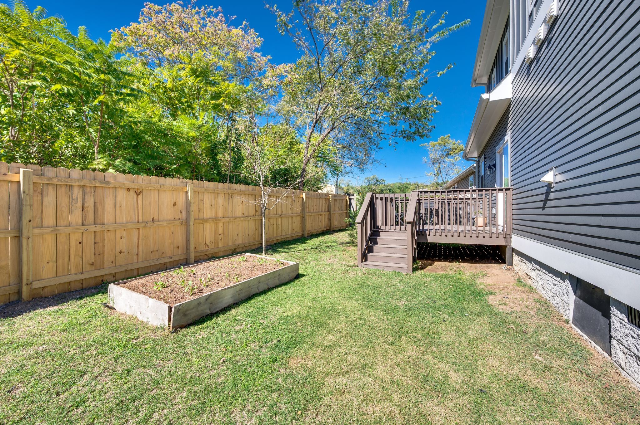 2222 Monticello Dr