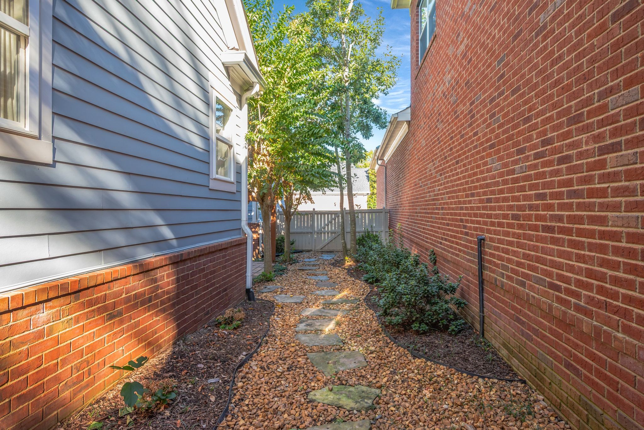 300 Addison Ave