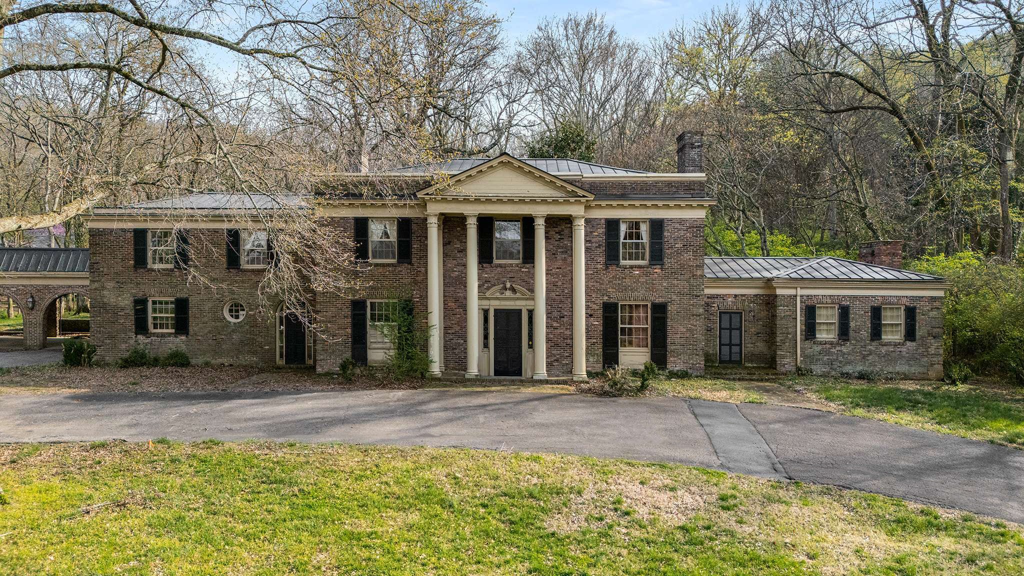 1416 Chickering Rd