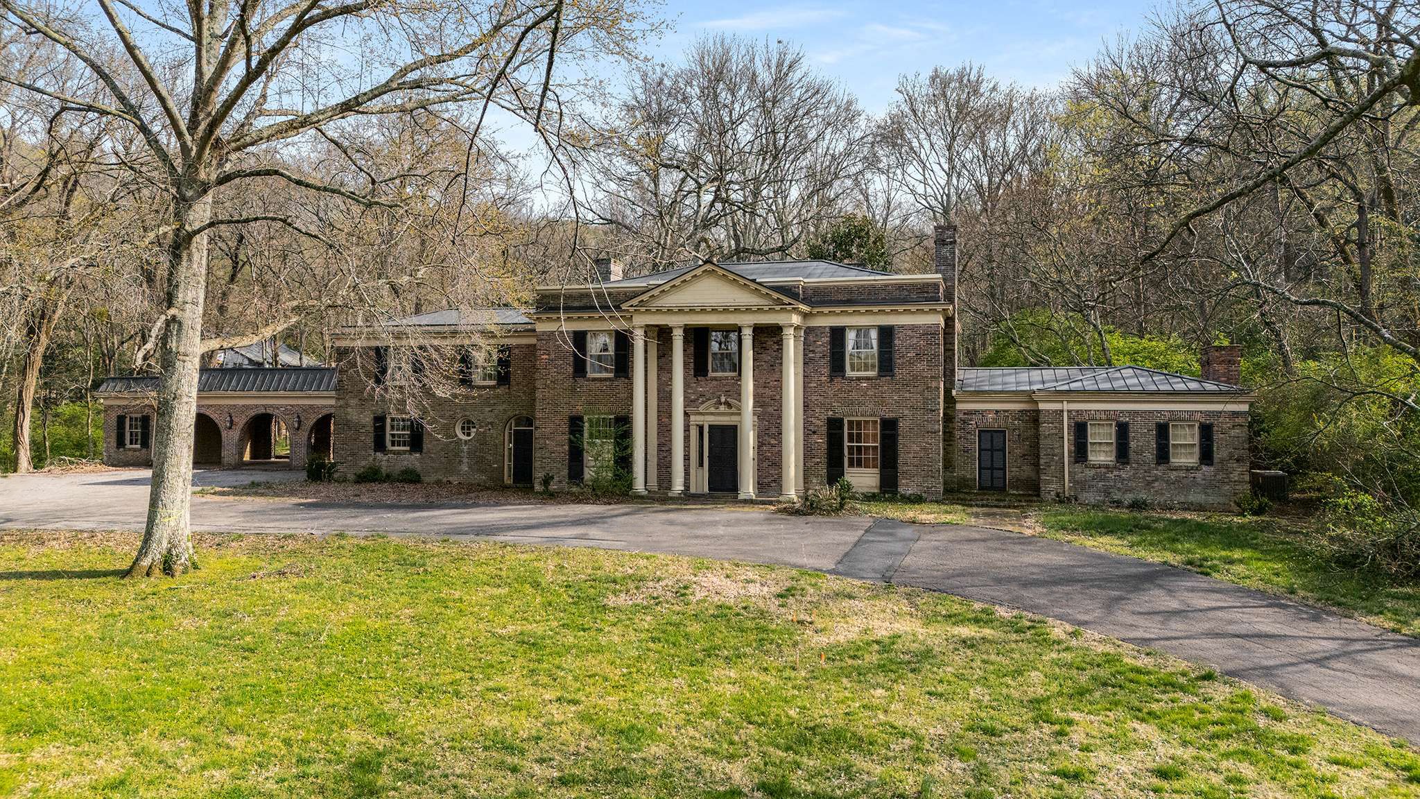 1416 Chickering Rd