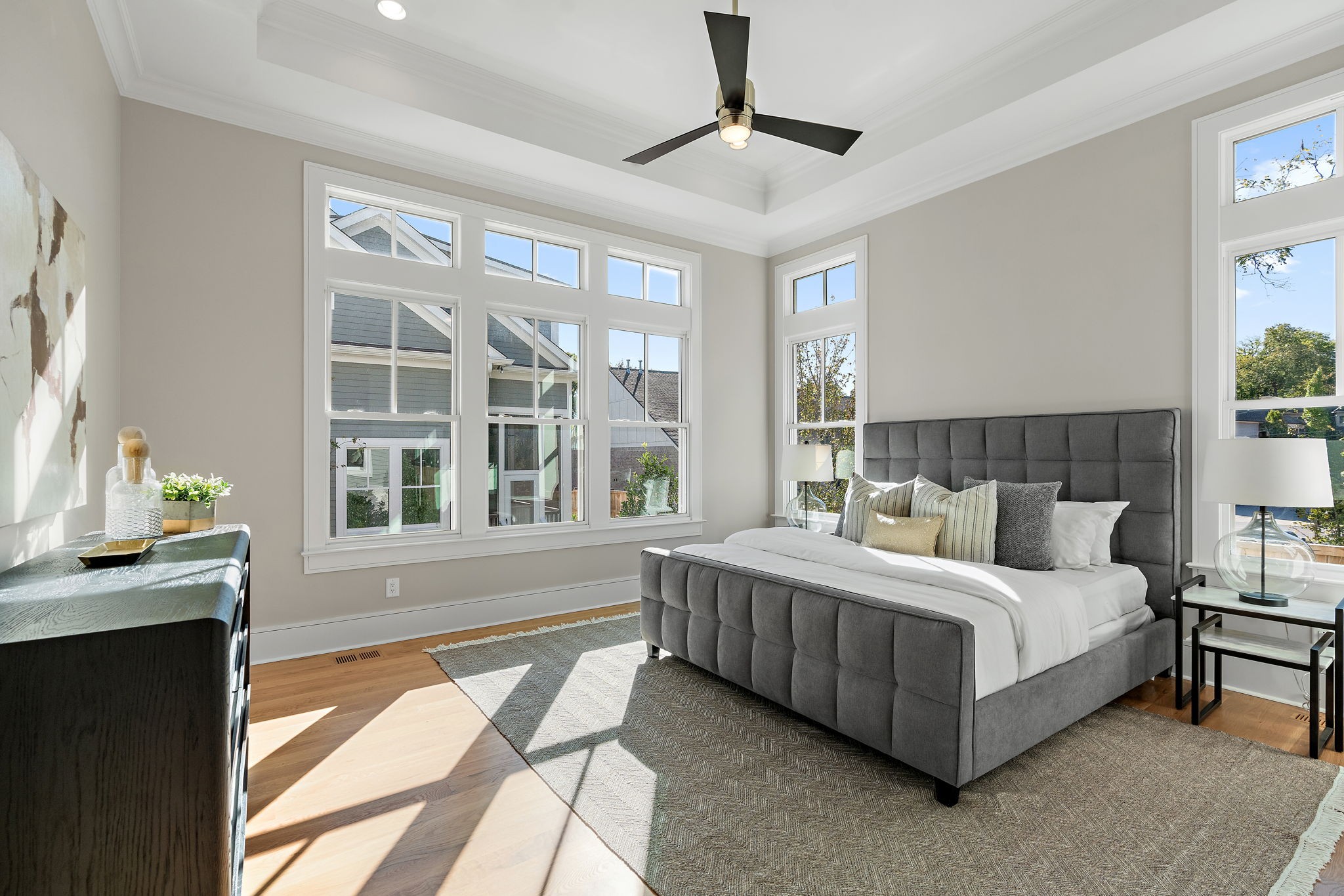 1709 Hillmont Dr