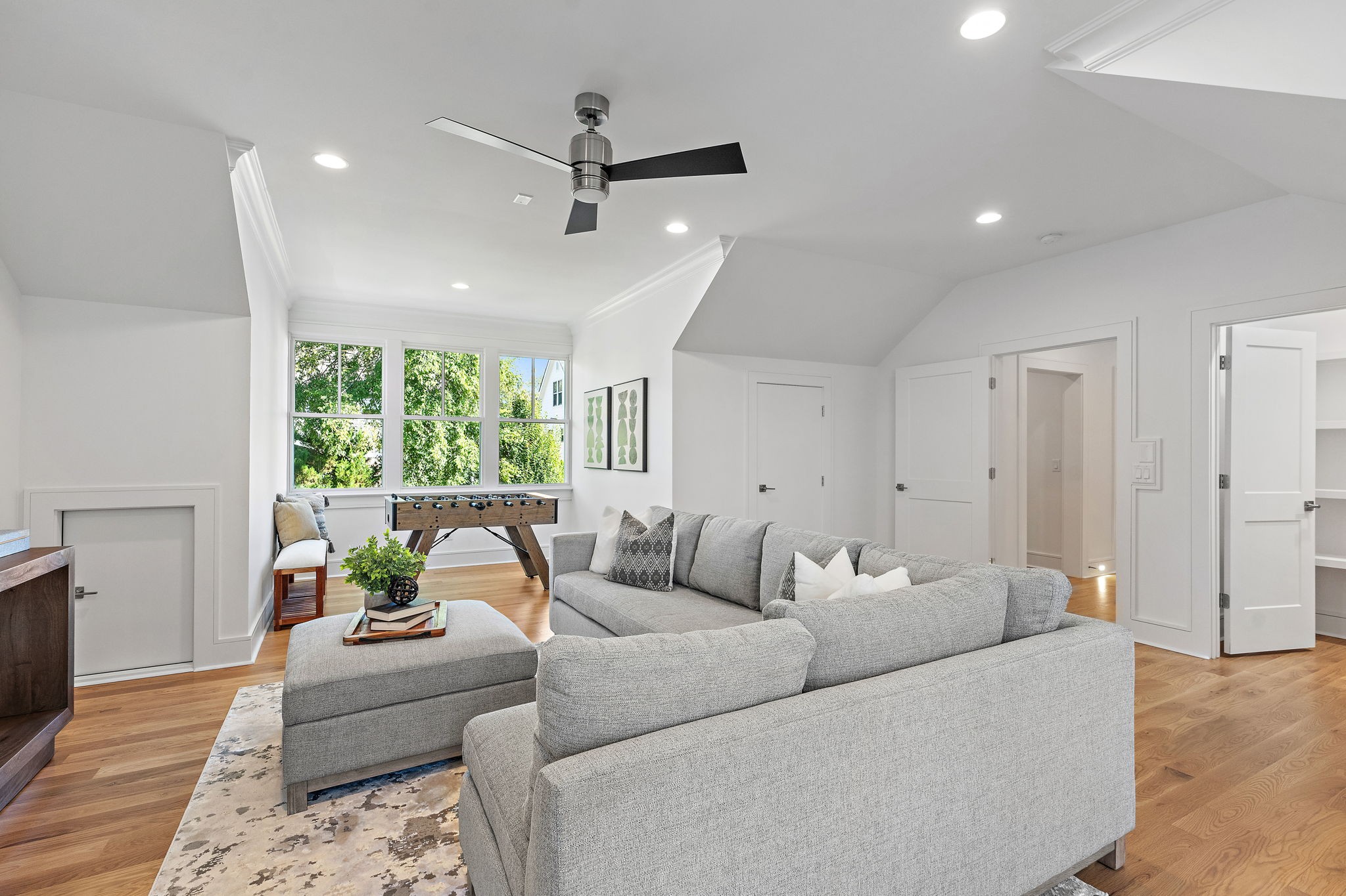 1709 Hillmont Dr