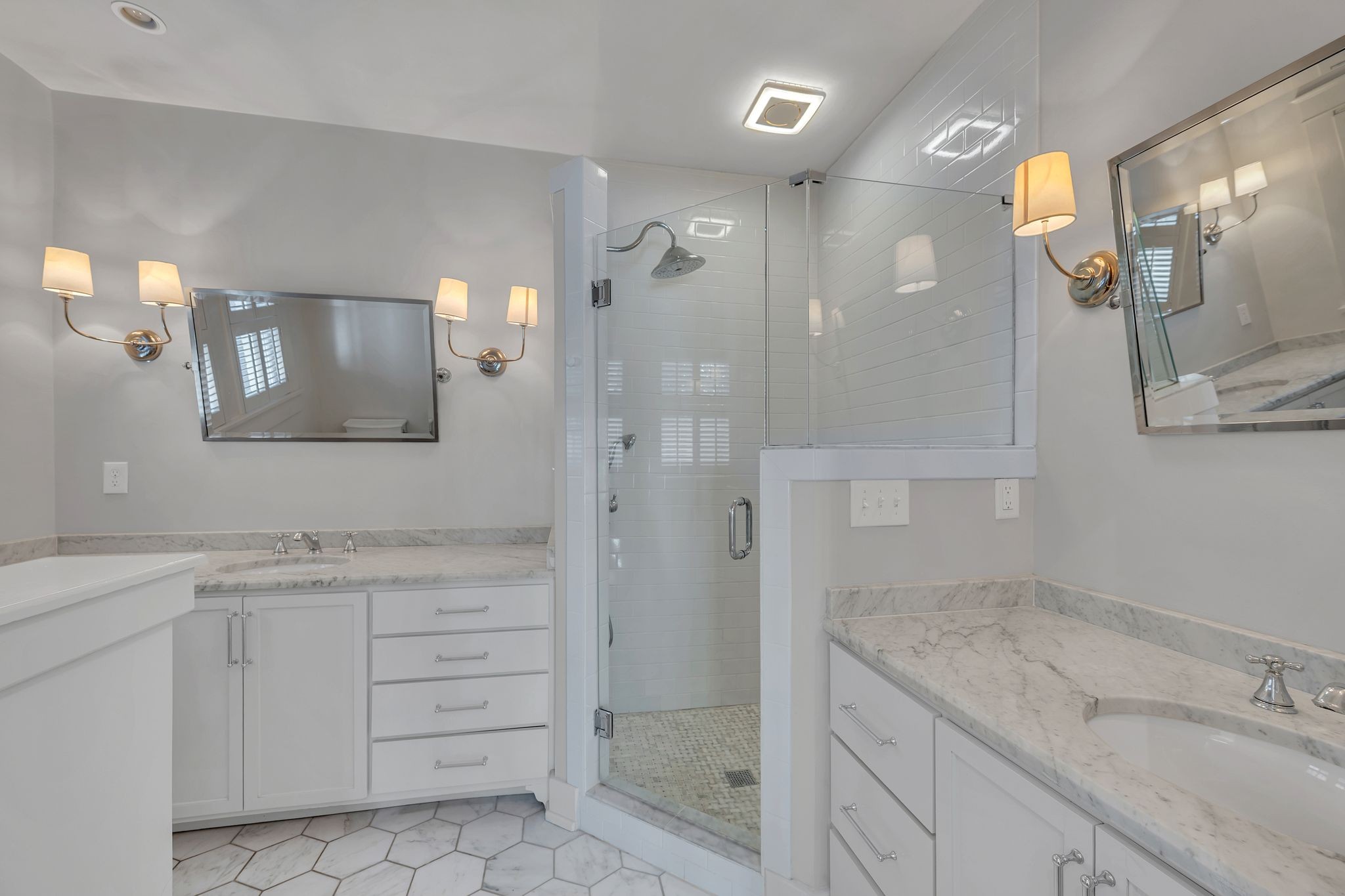 111 Lasalle Ct