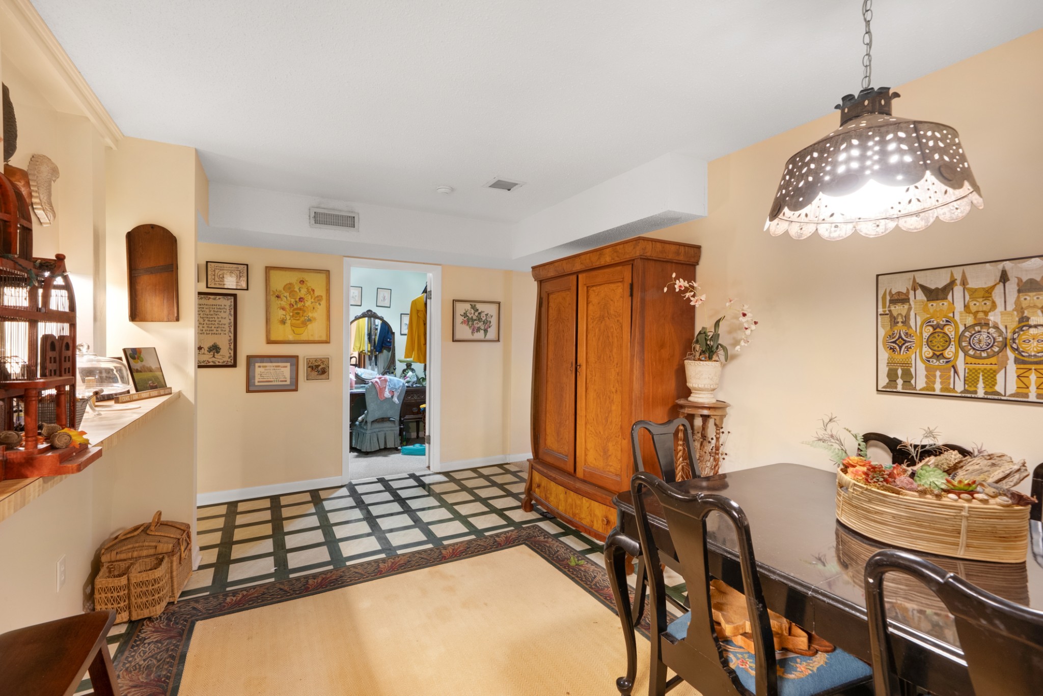 524 Sweetberry Dr