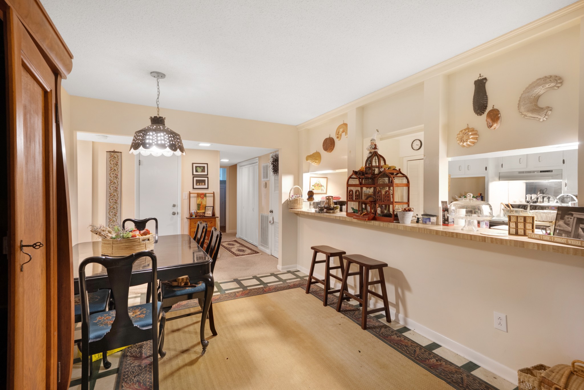 524 Sweetberry Dr