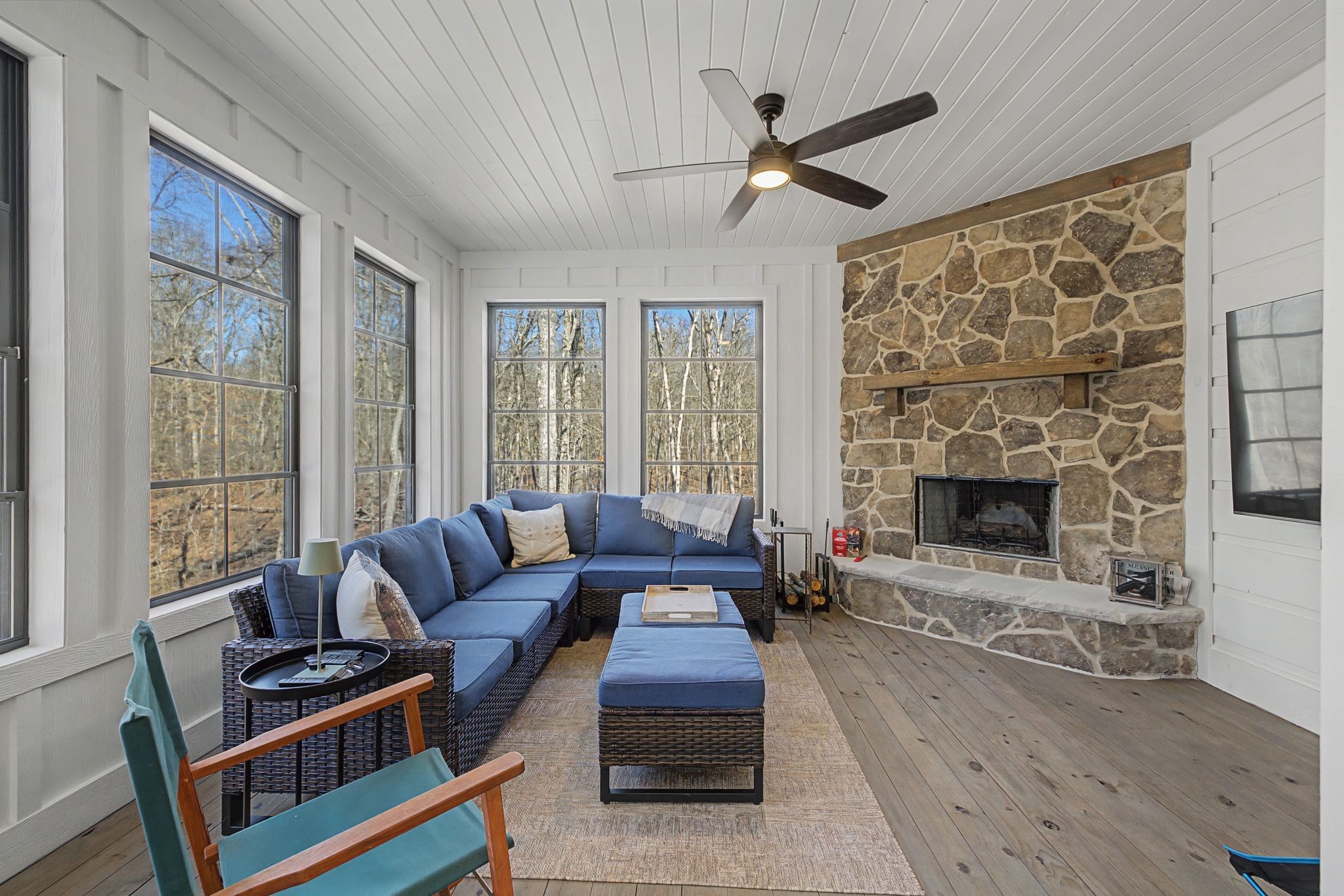 1863 Lake Louisa Loop