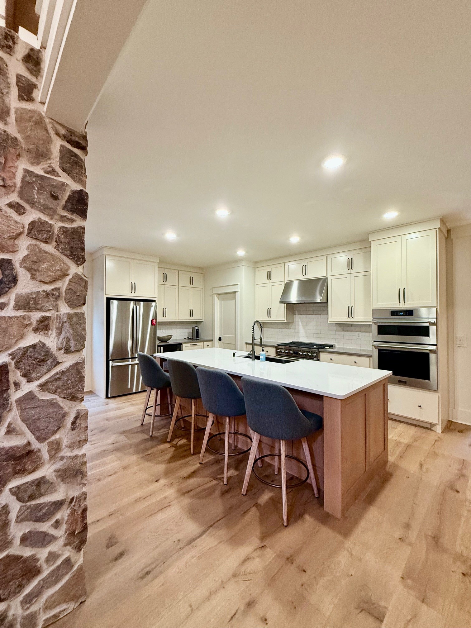 1863 Lake Louisa Loop