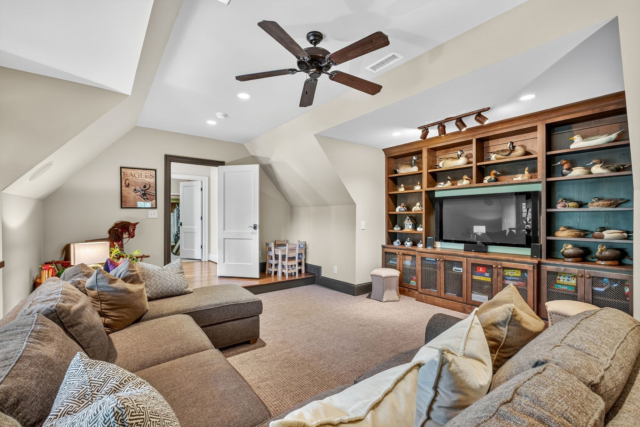 2223 Hemingway Dr