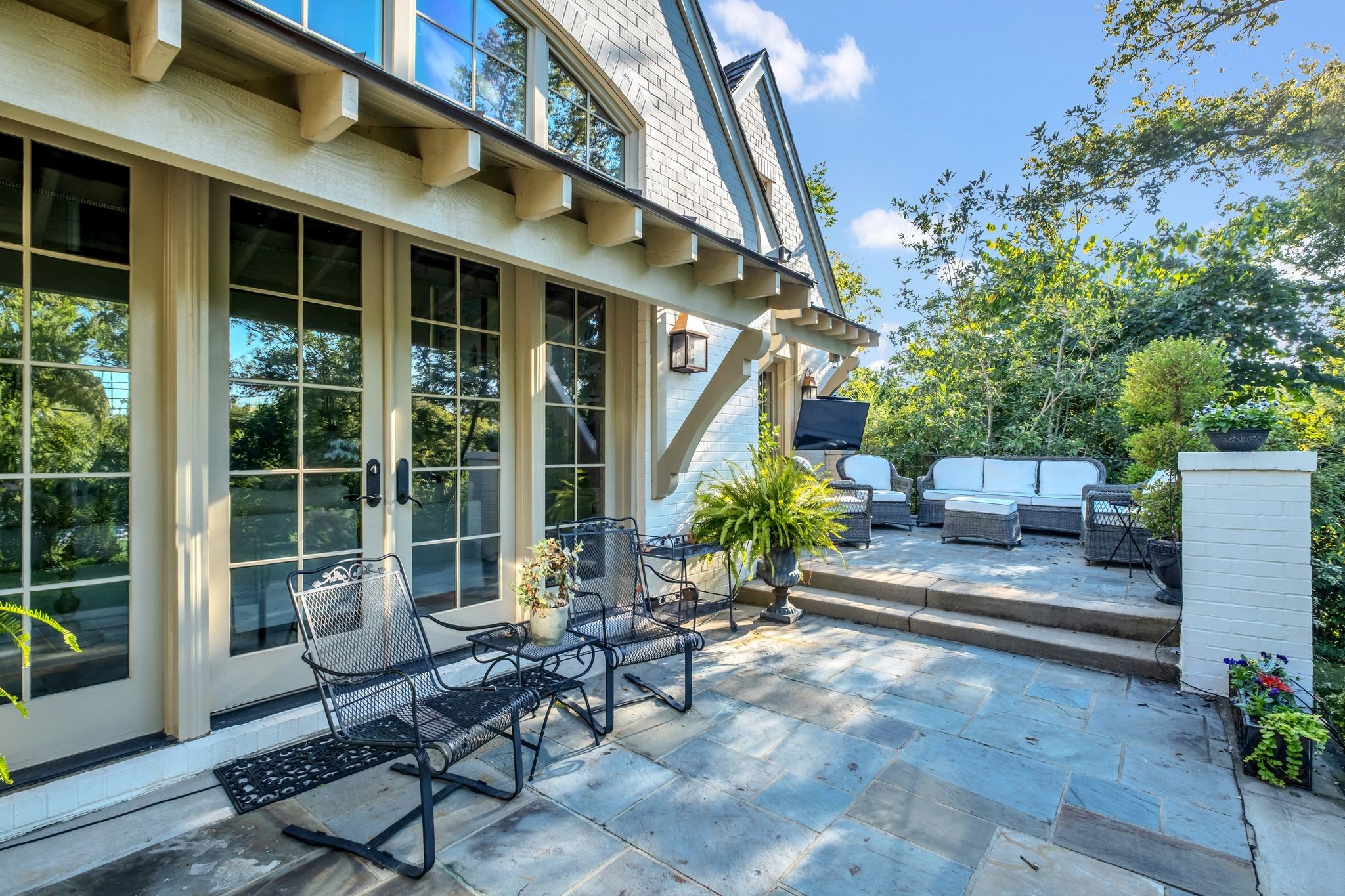 2223 Hemingway Dr