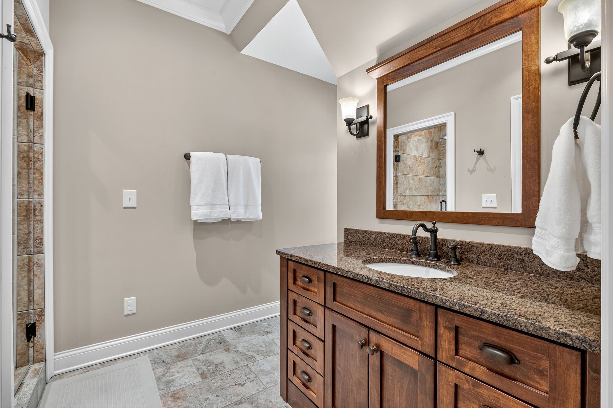 2223 Hemingway Dr