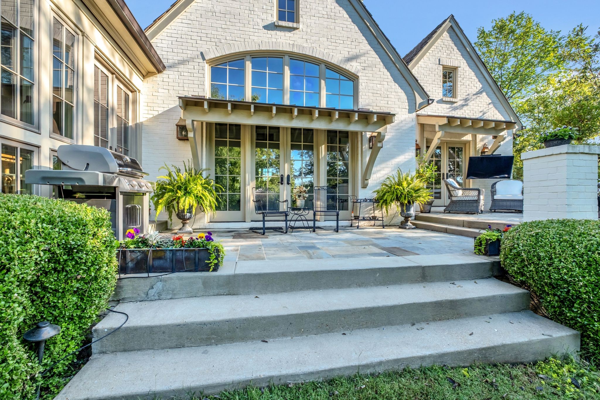 2223 Hemingway Dr