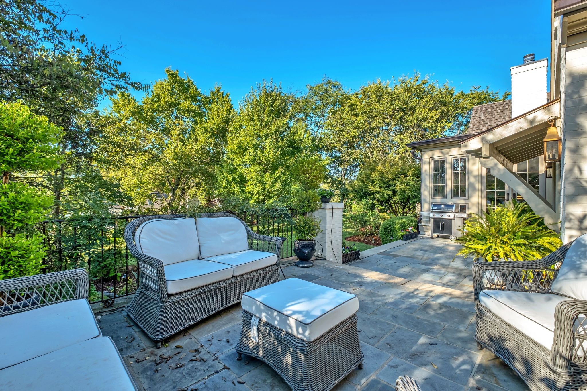2223 Hemingway Dr