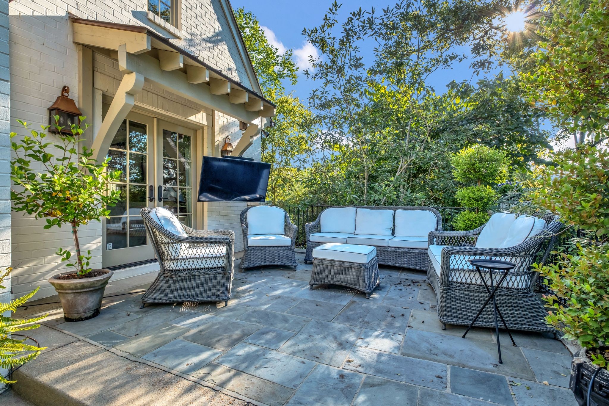 2223 Hemingway Dr