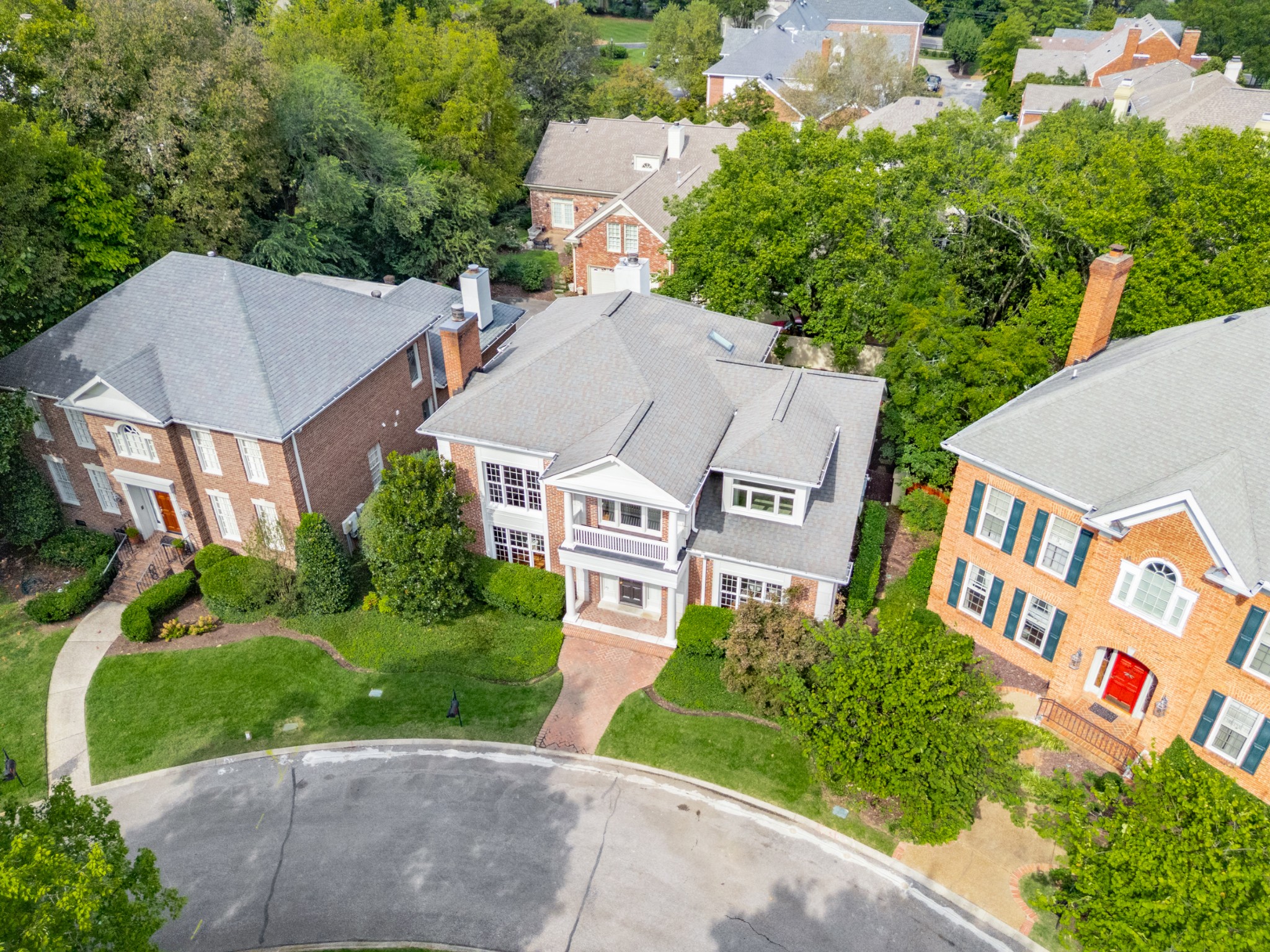 303 Saint James Park