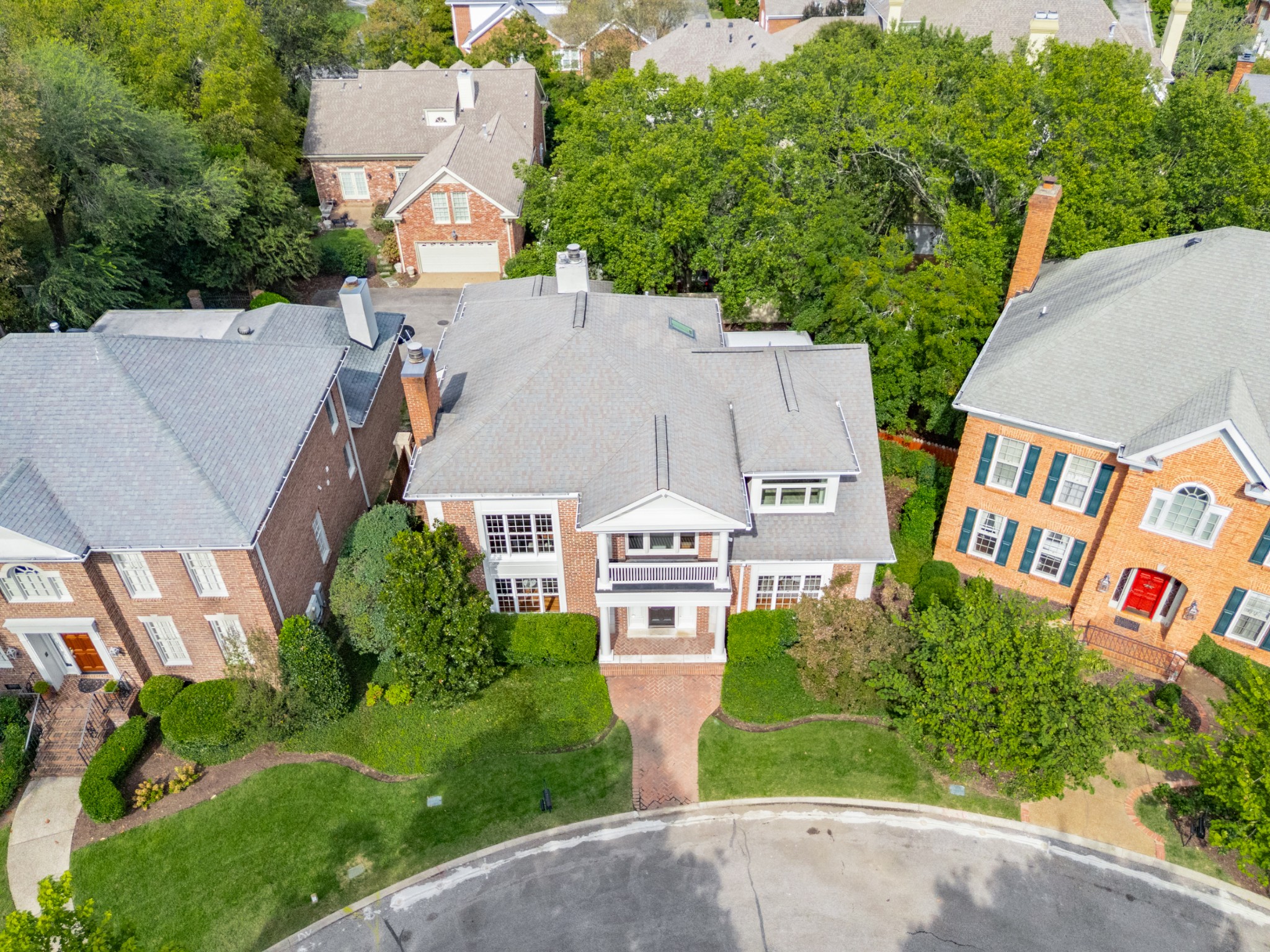 303 Saint James Park