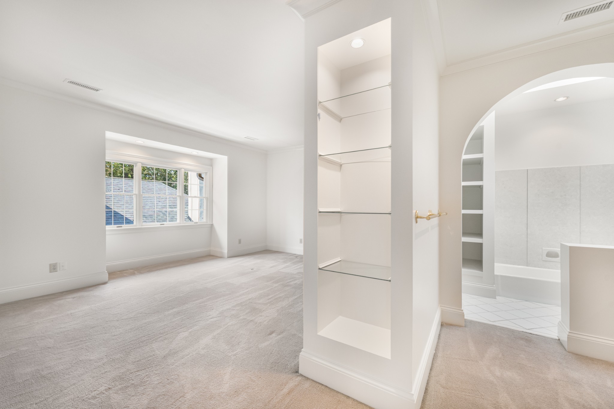 303 Saint James Park